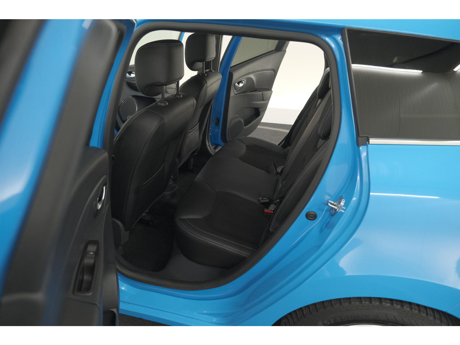 Renault Clio Estate TCe 90 Intens | Bleu De France | Parkeersensoren | Navigatie | Climate Control