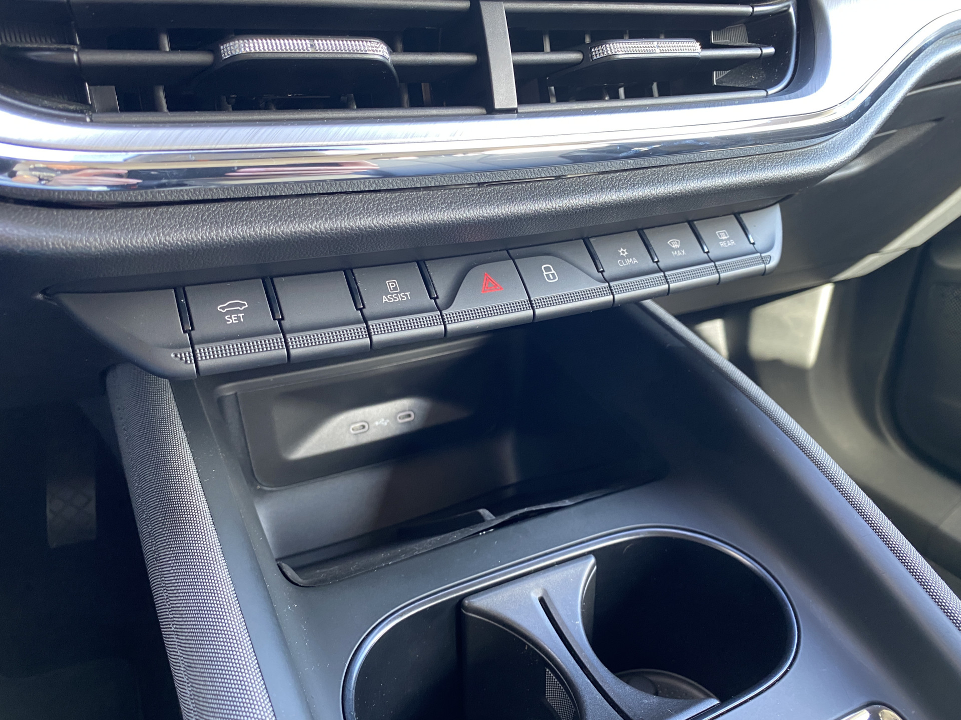 ŠKODA Enyaq iV 60 | 1e eigenaar | dealer onderhouden | navigatie | camera | sfeerverlichting | apple carplay | SOH 92%