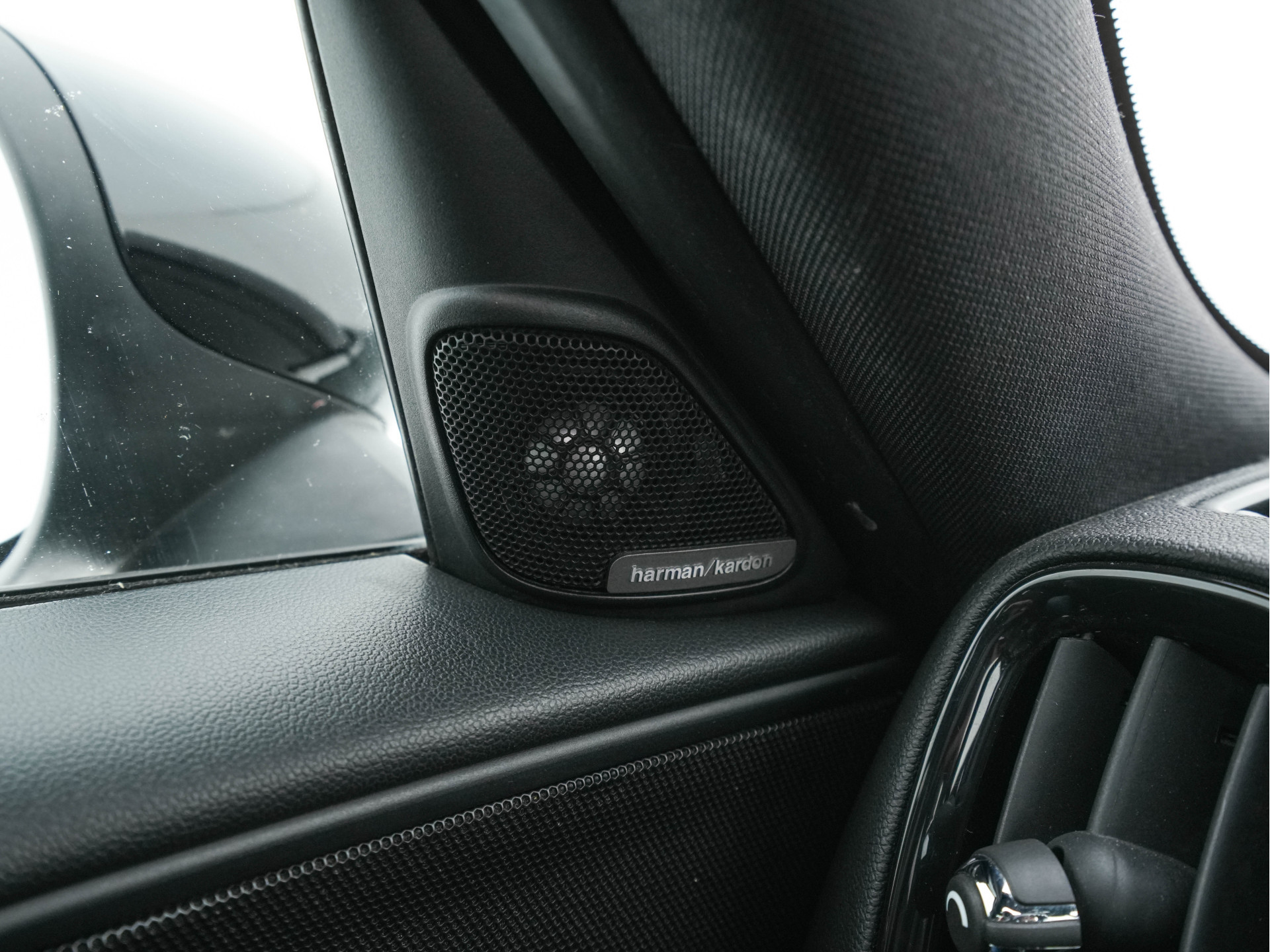 MINI Mini Countryman 2.0 Cooper SD John Cooper Works Chili Aut. *PANO | HEAD-UP | ADAPTIVE-CRUISE | FULL-LED | LEATHER-ALCANTARA  | HARMAN/KARDON | KEYLESS | CAMERA | DAB+ | AMBIENT-LIGHT | NAVI-FULLMAP | TOWBAR | HEATED-SPORTSEATS | SHIFT-PADDLES |.