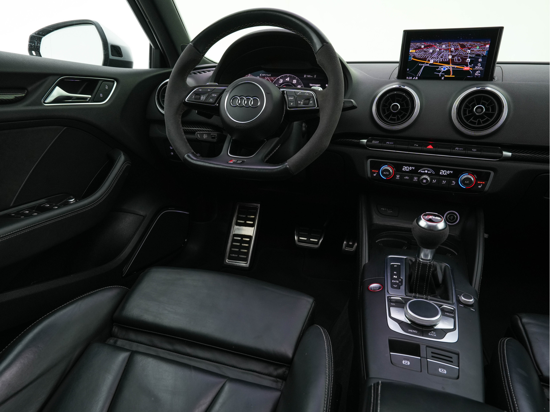 Audi RS3 2.5 TFSI quattro Aut. *RS-SEATS | PANO | NAPPA-FULL-LEATHER | DIGI-COCKPIT | BANG&OLUFSEN | APPLE-CARPLAY | ADAPTIVE-CRUISE | BLIND-SPOT | CAMERA | KEYLESS | NAVI-FULLMAP | DAB+ | MAGNETIC-RIDE | 19''ALU*