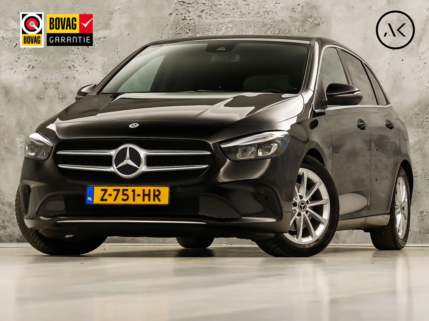 Mercedes-Benz B-Klasse 200 Business Solution Luxury 163Pk Automaat (GROOT NAVI, LEDER, CAMERA, GETINT GLAS, SPORTSTOELEN, STOELVERWARMING, TREKHAAK, NIEUWE APK, NIEUWSTAAT)