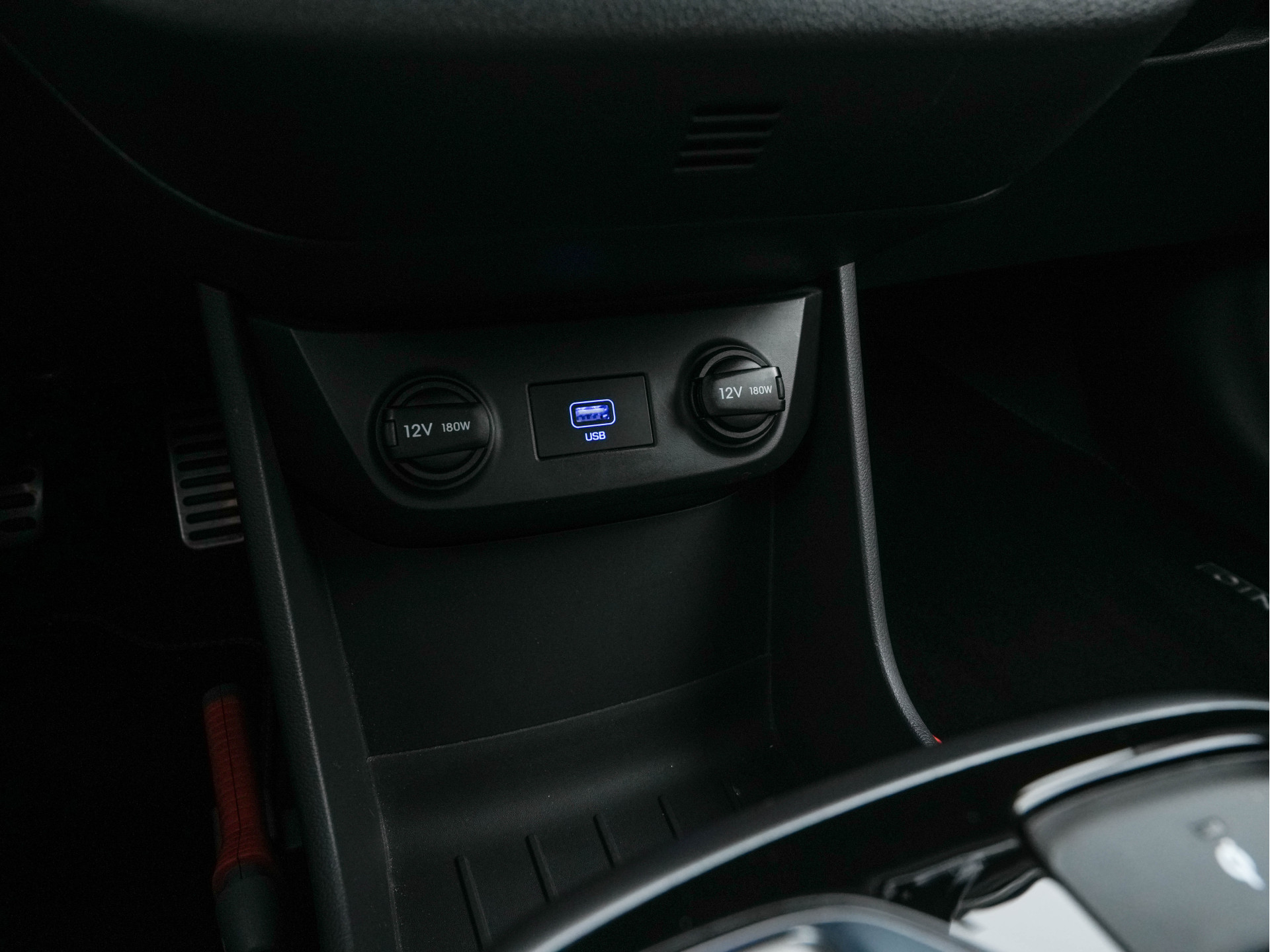 Hyundai IONIQ Premium EV 38 kWh {SOH-100%} Aut *HEATPUMP | LEATHER | FULL-LED | ADAPTIVE-CRUISE | KEYLESS | NAVI-FULLMAP | DAB | CAMERA | MEMORY-PACK | DIGI-COCKPIT | HEATED/VENTILATED-SEATS | CCS- FASTLOADER | PRIVACY-GLASS |