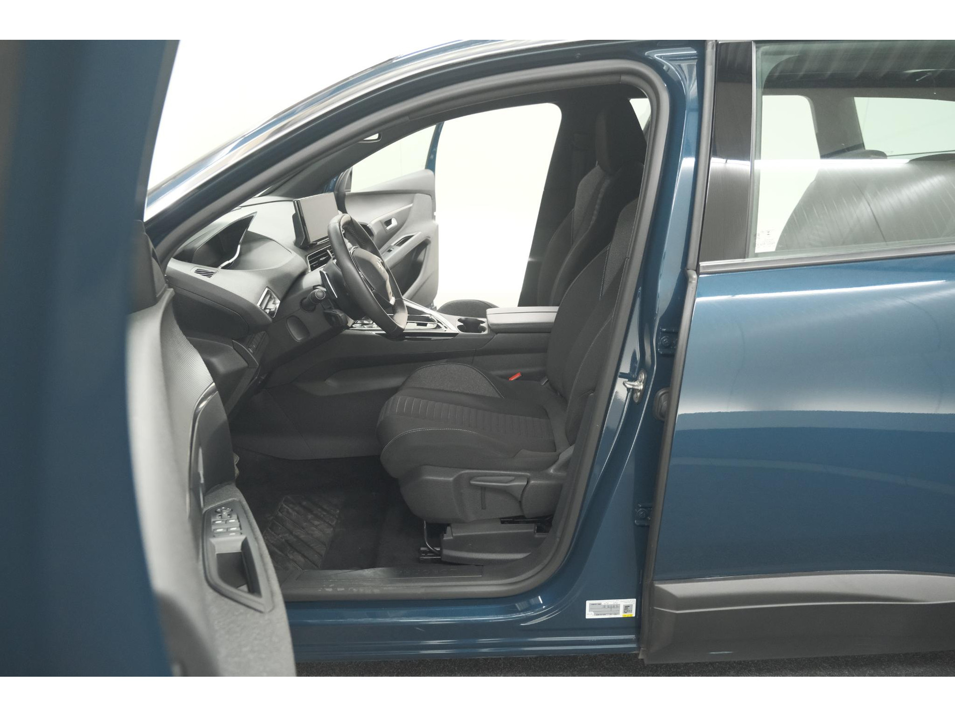 Peugeot 5008 PureTech 130 EAT8 Active Pack | 7 Zitplaatsen | Camera | Navigatie | Apple Carplay | Parkeersensoren