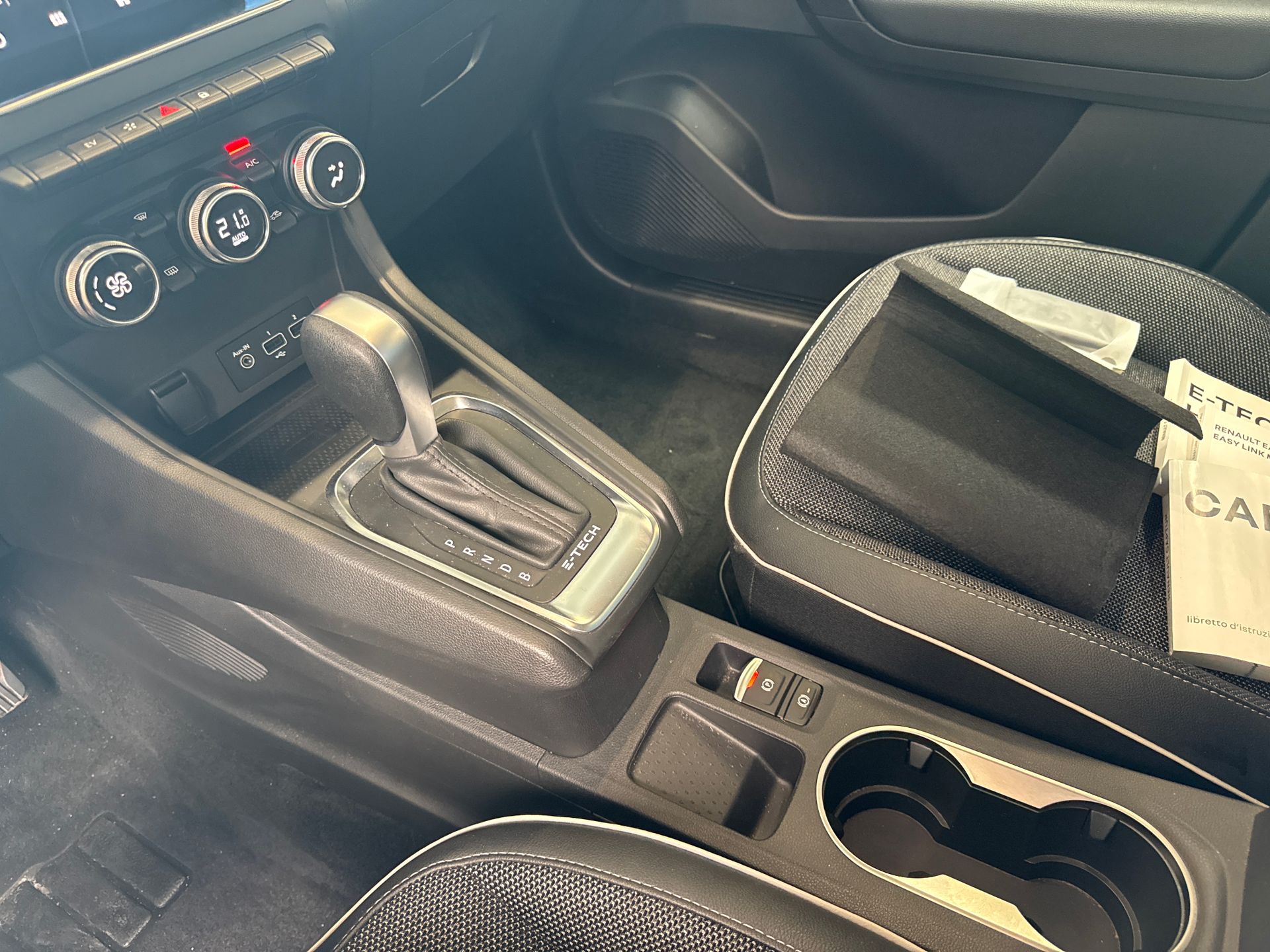 Renault Captur E-Tech full hybrid 145 Techno | CAMERA | NAVI GROOT