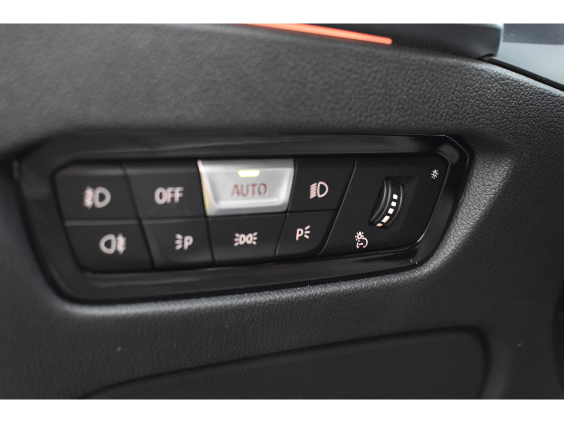 BMW 3-serie Touring 330e Business Edition Plus Plugin-hybride Pano Leder