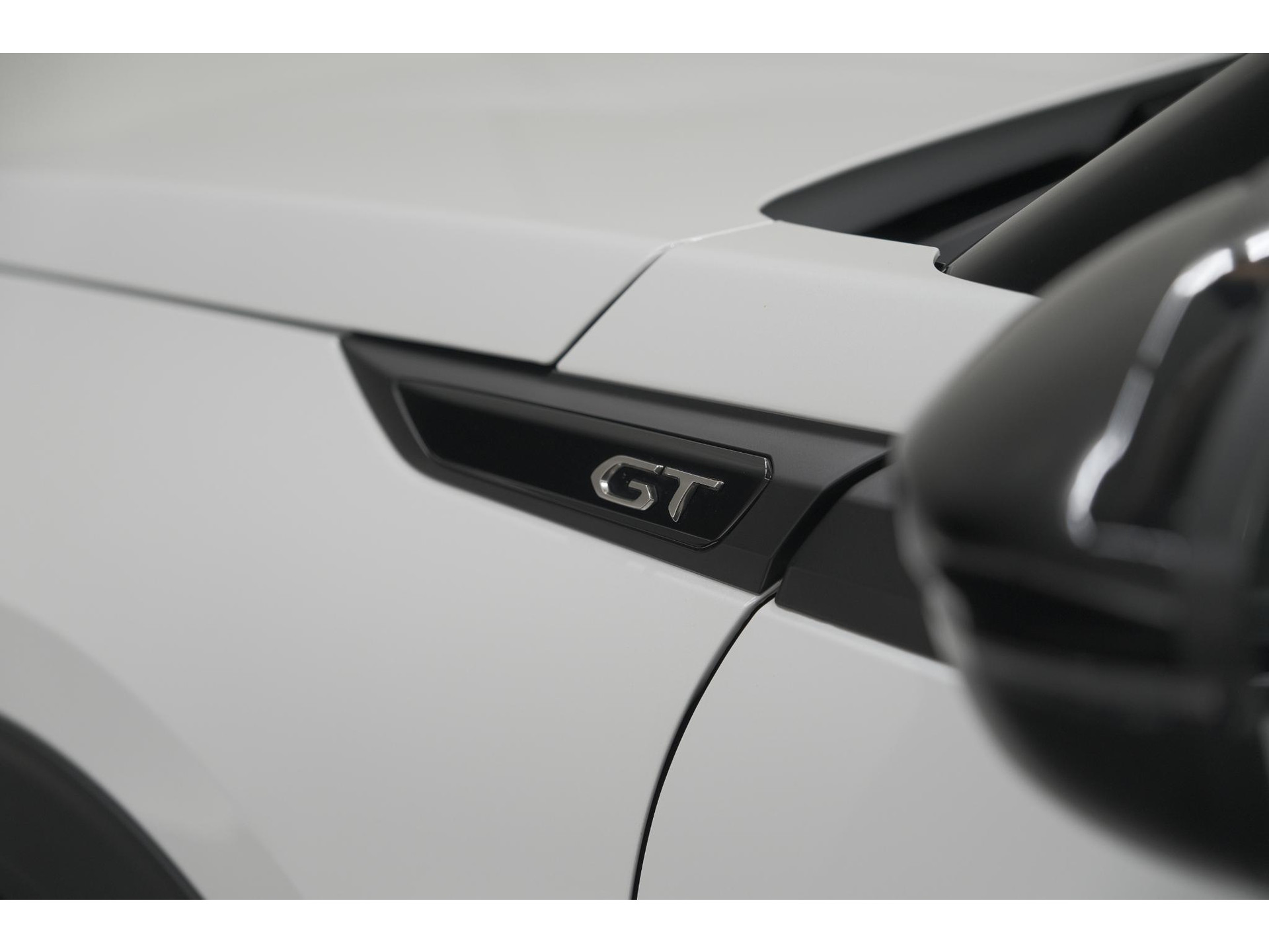 Peugeot 2008 PureTech 130 GT | Elektrisch Panoramadak | Camera | Dodehoekdetectie | Navigatie