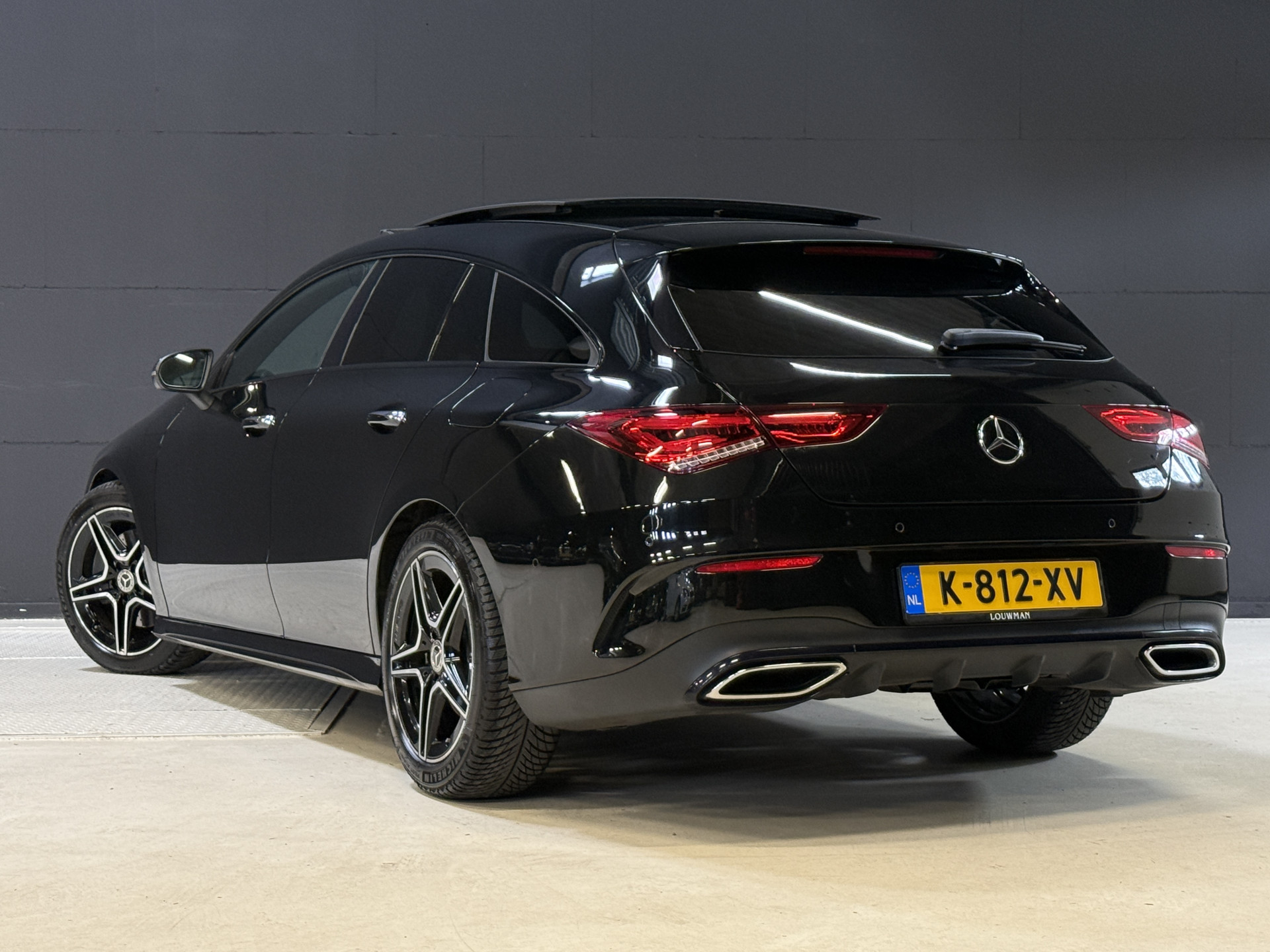 Mercedes-Benz CLA-klasse Shooting Brake 200 Business Solution AMG | Pano | Sfeerverl. | Burmester | Keyless