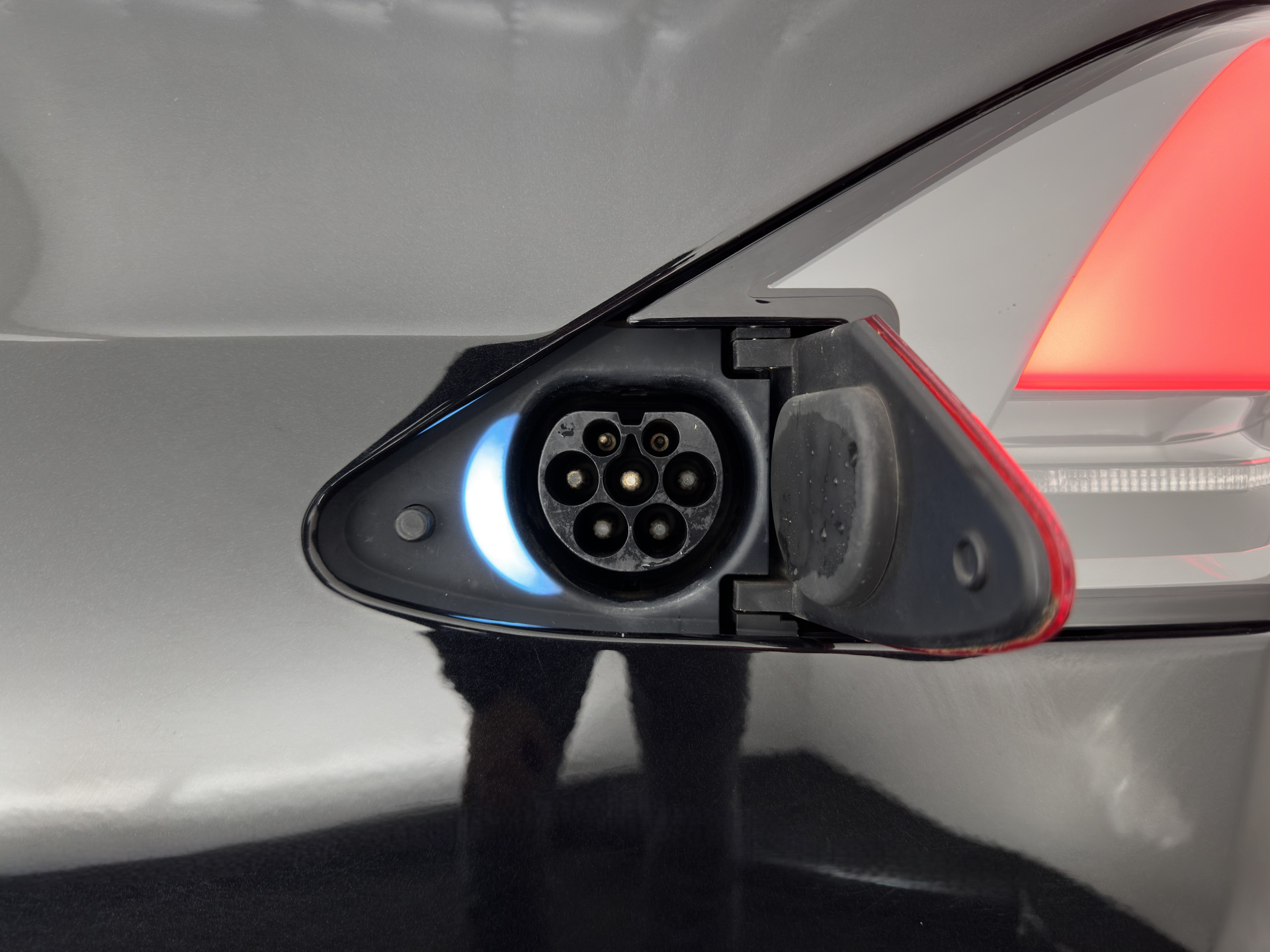 Tesla Model X 100D Black-Line AWD [ 3-Fase ] { SOH-86% } Aut. *PANO-WINDOW | AUTO-PILOT | VEGAN-LEATHER | NAVI-FULLMAP | FULL-LED | AIR-SUSPENSION | DIGI-COCKPIT | KEYLESS | DAB+ | HEATED-SPORTSEATS | PRIVACY-GLASS | TOPVIEW | TOWBAR | 22"ALU*