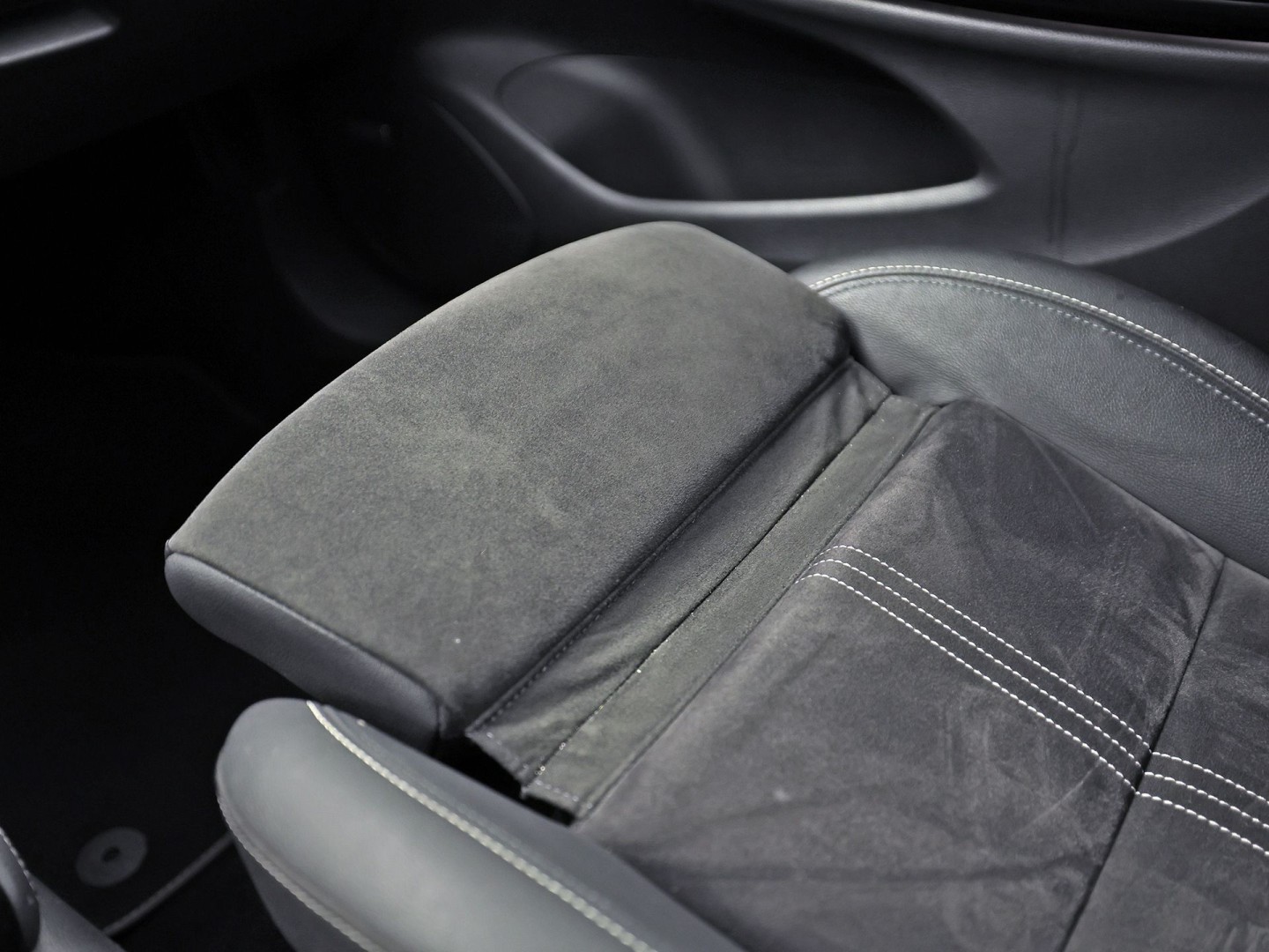 Opel Astra Sports Tourer 1.2 Launch Sport (VIRTUAL COCKPIT, APPLE CARPLAY, GROOT NAVI, CAMERA, STUUR/STOELVERWARMING, SPORTSTOELEN, GETINT GLAS, ADAPTIVE CRUISE, ZWART HEMEL, NIEUWSTAAT)