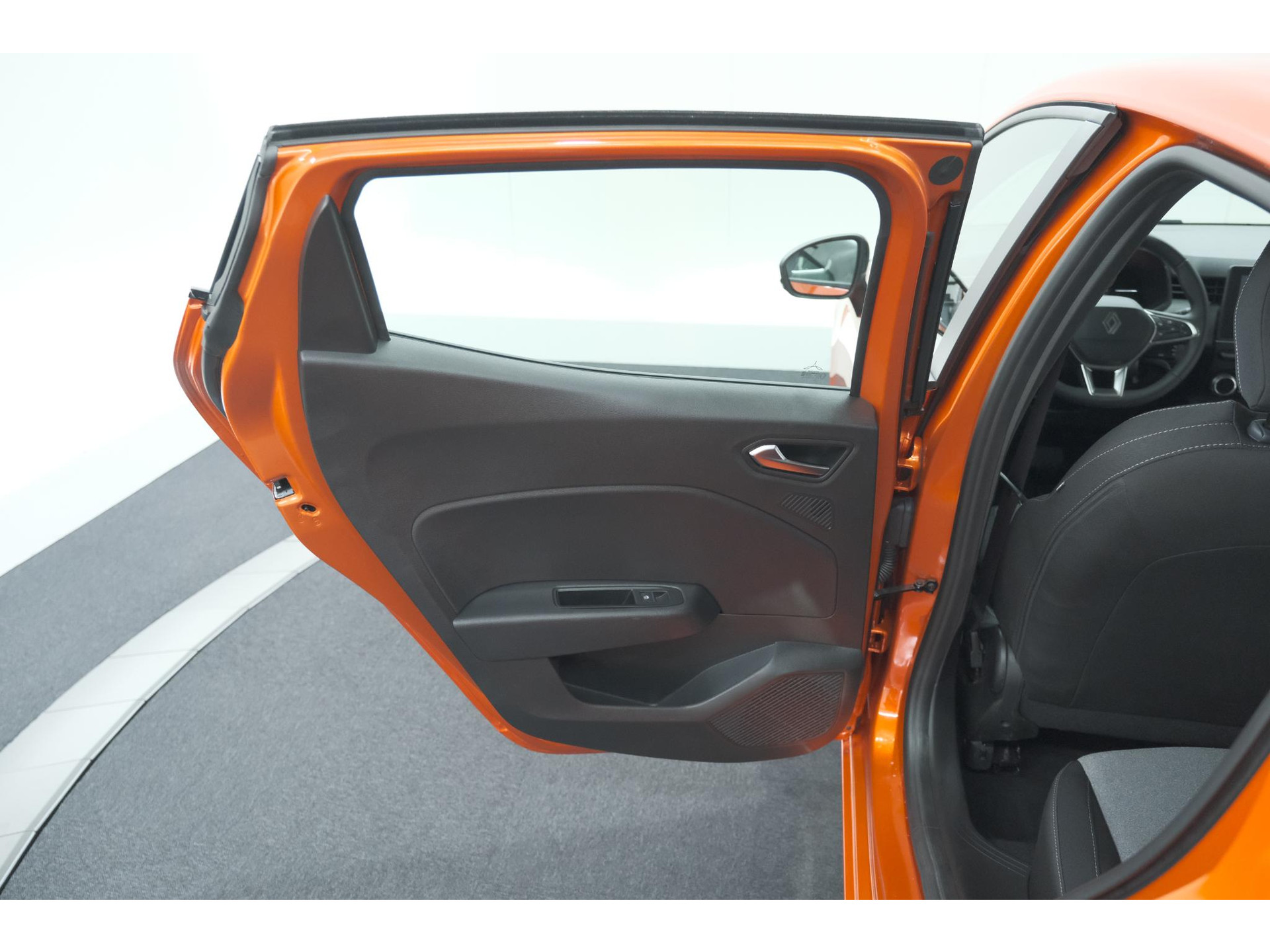 Renault Clio 1.6 E-Tech Full Hybrid 145 Evolution Holland Edition | Apple Carplay | Parkeersensoren | LED | Cruise Control