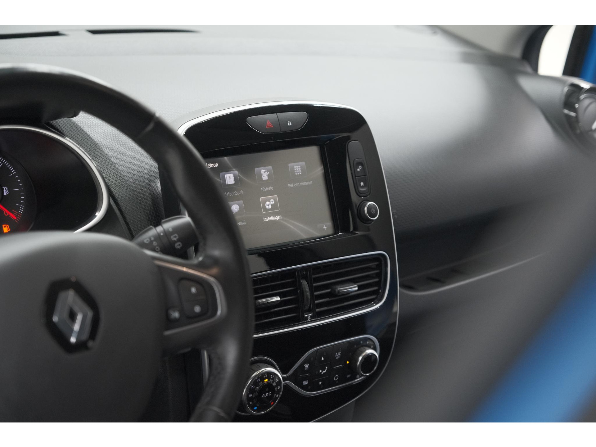 Renault Clio Estate TCe 90 Intens | Bleu De France | Parkeersensoren | Navigatie | Climate Control