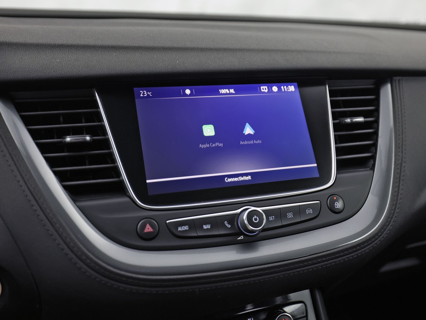 Opel Grandland X 1.2 Turbo Innovation Sport (APPLE CARPLAY, STOELKOELING/VERWARMING, MEMORY SEAT, 360 CAMERA, LEDER, GETINT GLAS, STUURWIEL VERWARMD, NIEUWE APK, NIEUWSTAAT)