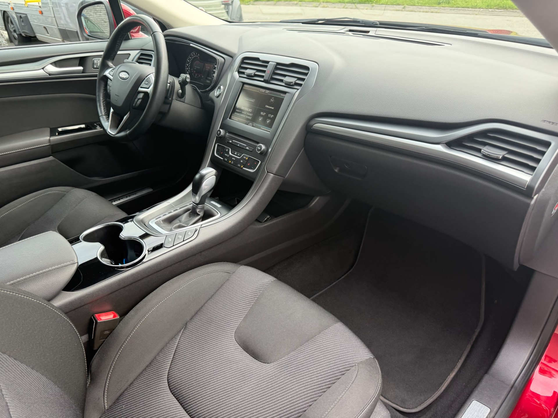 Ford Mondeo 2.0 Titanium | 3E EIGENAAR | 3/6/12MND GARANTIE | AUTOMAAT | LED | DODEHOEK | ACC | NAVI | TREKHAAK |SFEERVERL. | LMV |