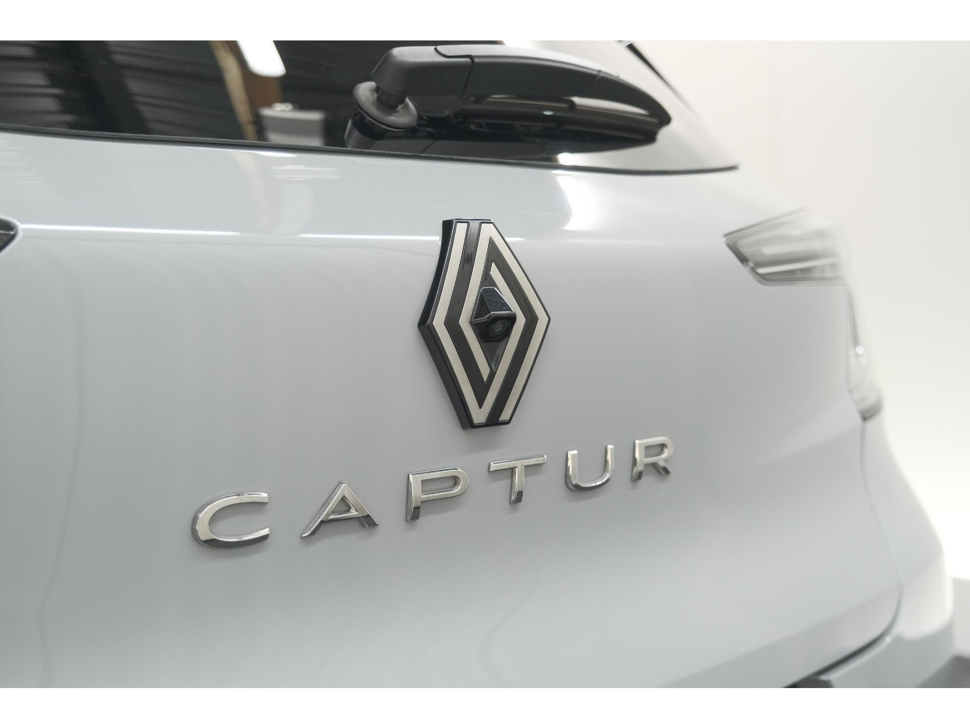 Renault Captur TCe 90 Techno | Nieuw Model | Camera | Navigatie | Apple Carplay | Pack Full Screen | 18 Inch Lichtmetalen Velgen