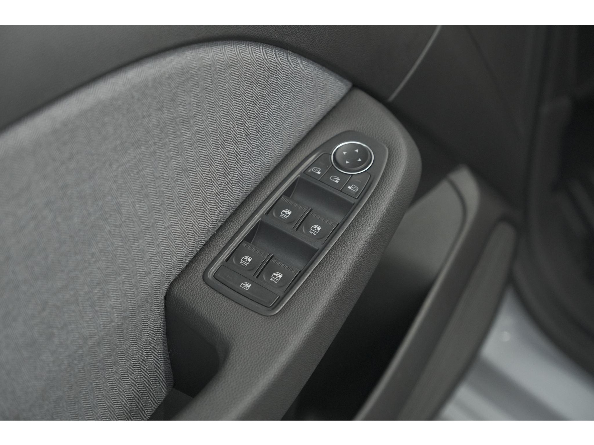 Renault Clio 1.6 E-Tech Full Hybrid 145 techno | 360 Camera | Adaptieve Cruise Control | Dodehoekdetectie | 9.3 Inch Groot Scherm