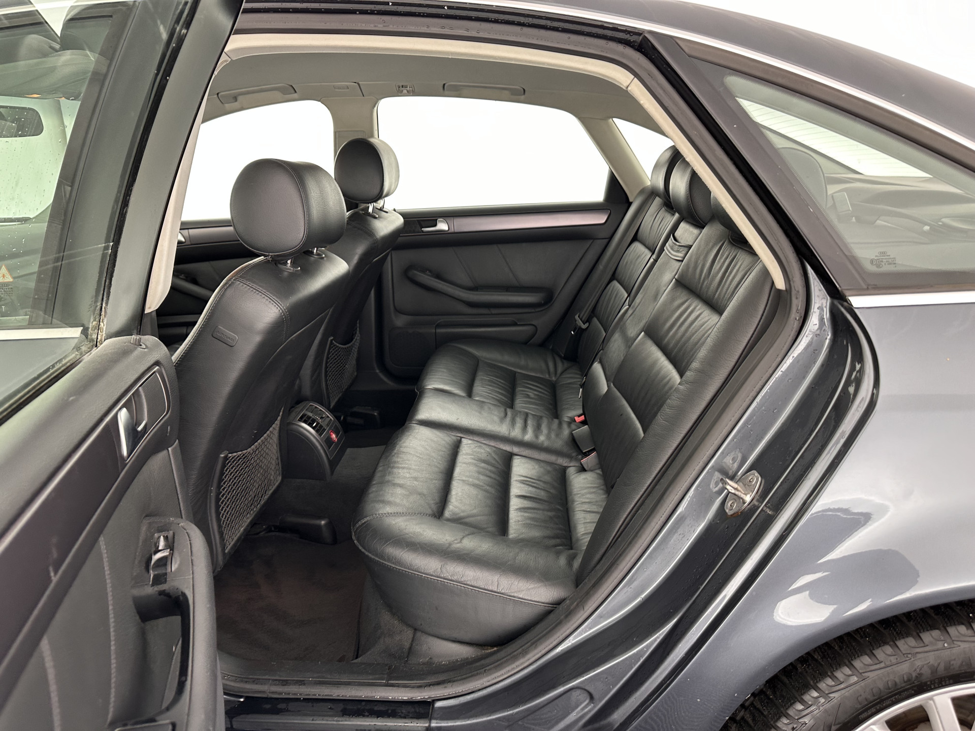 Audi A6 Limousine 2.4 MT  [ GEARBOX-PROBLEM ] Aut. *LUXURY-LEATHER | ECC | PDC | CRUISE | RADIO-CD | COMFORT-SEATS | 17"ALU*