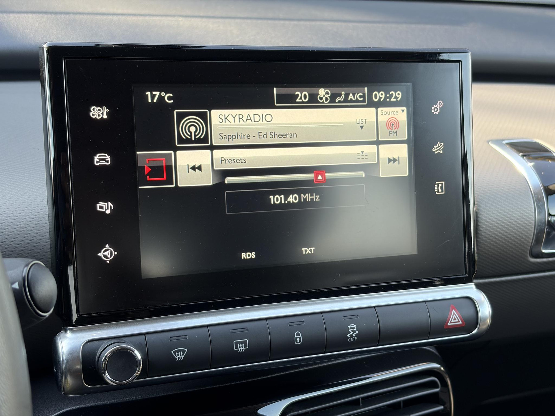 Citroen C4 Cactus 1.2 PureTech Shine 2e Eigenaar,Camera,Navi,Trekhaak,Pdc,Dealer Onderhouden,N.A.P,Lm velgen,Bj 12-2016,Apk tot 02-2027