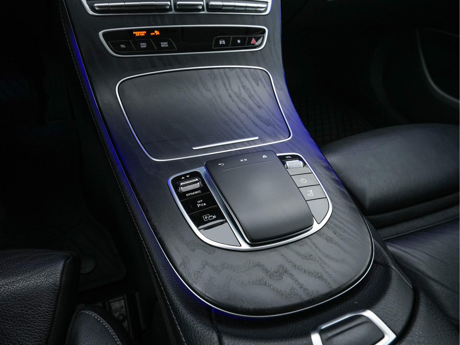 Mercedes-Benz E-klasse Estate 300 de Luxury Line ( Plug-in ) (INCL-BTW) Aut. *LUXURY-LEATHER | FULL-LED | WIDE-SCREEN-DIGICOCKPIT | BLIND-SPOT | AMBIENT-LIGHT | HEATED-SPORTSEATS | CAMERA | DAB+ | NAVI-FULLMAP | PDC | ADAPTIVE-CRUISE | ECC | 18''ALU*