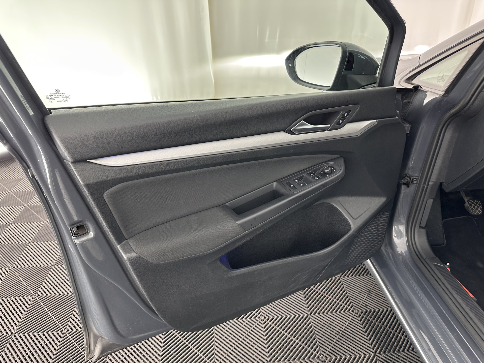 Volkswagen Golf Variant 2.0 TDI Life Business (INCL-BTW)  *FULL-LED | DIGI-COCKPIT | NAVI-FULLMAP | HEATED-COMFORTSEATS | KEYLESS | DAB+ | CARPLAY | ECC | AMBIENT-LIGHT | PDC | 16''ALU*