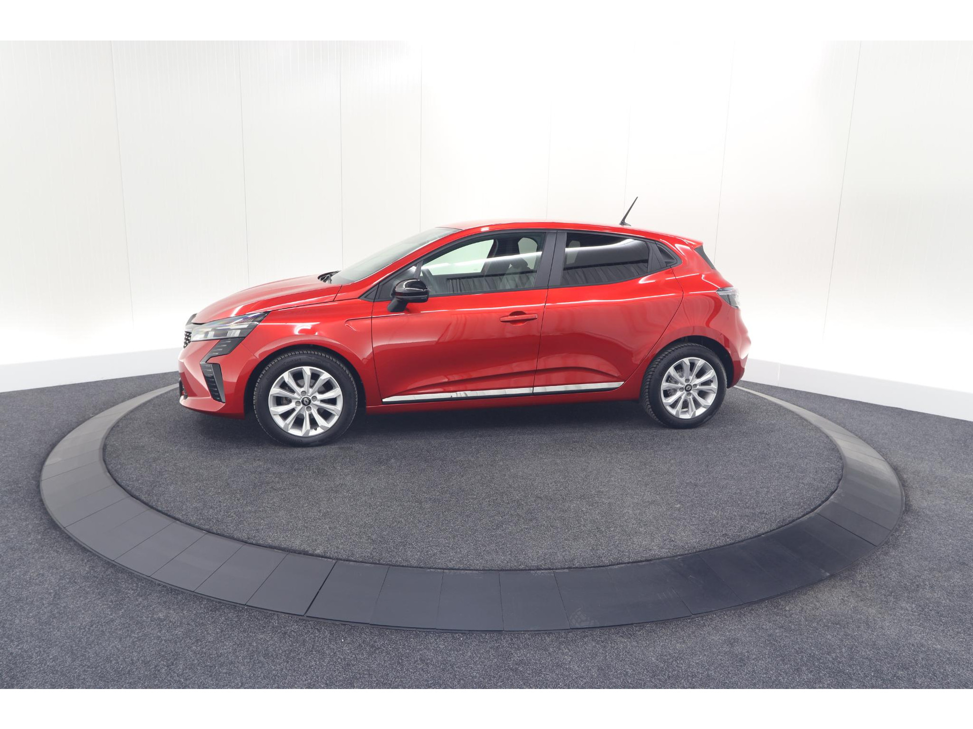 Renault Clio TCe 90 GPF Evolution | Camera | Navigatie | Apple Carplay | Parkeersensoren | Stoelverwarming