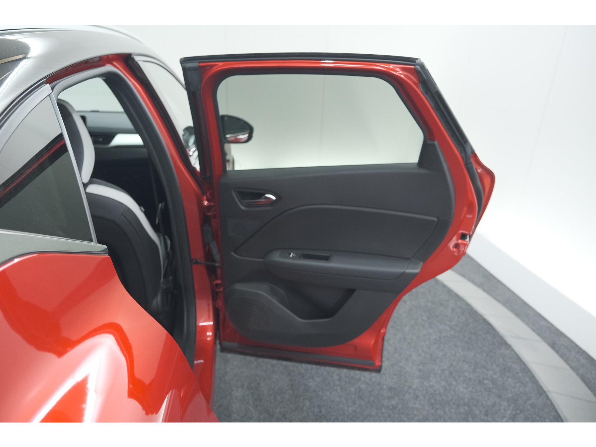 Renault Captur TCe 90 Techno | 360 Camera | 9.3 Inch Grootscherm | Apple Carplay | Navigatie
