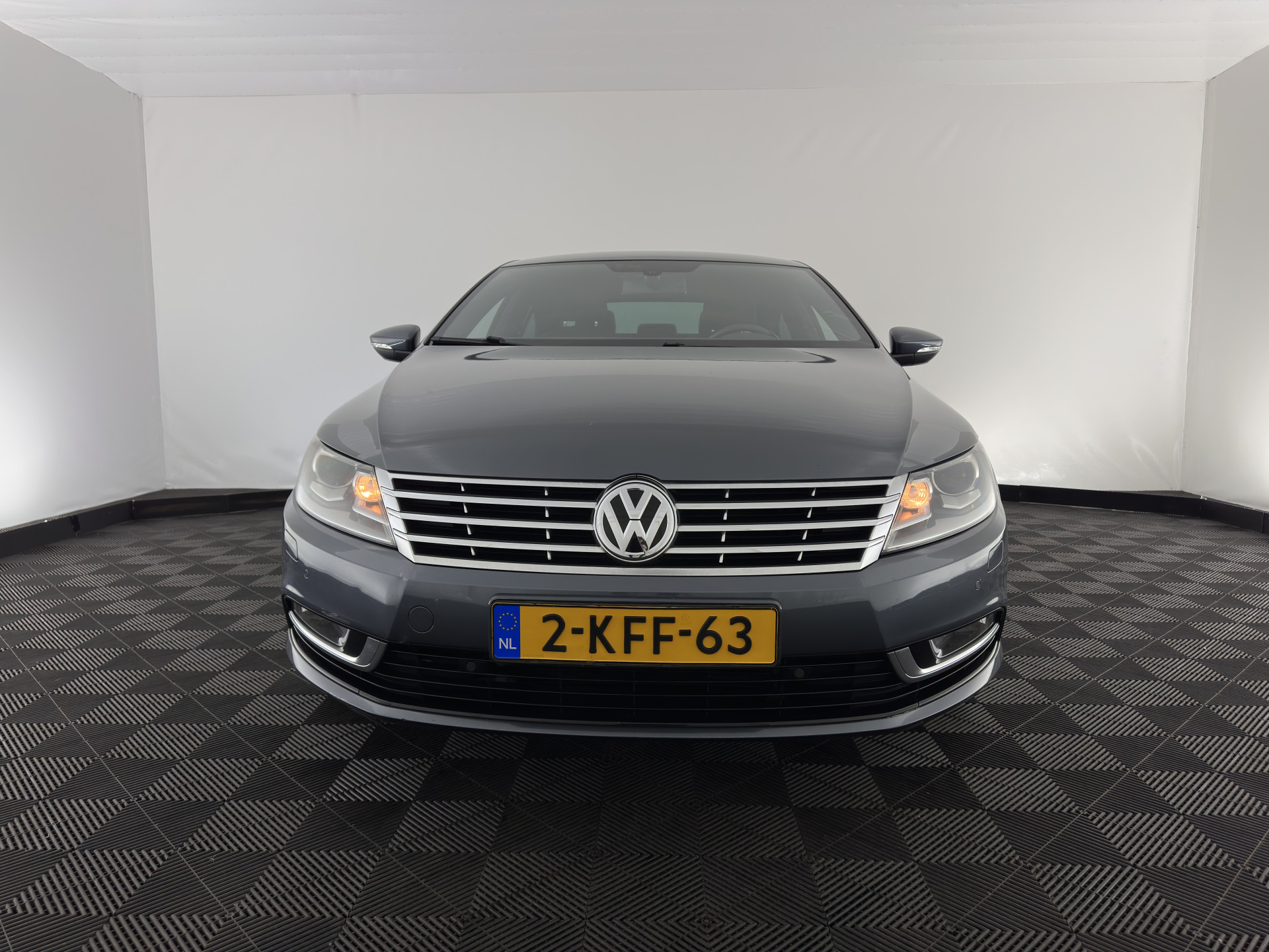 Volkswagen CC 1.8 TSI Aut. *LEATHER | BI-XENON | HEATED-SPORTSEATS | NAVI-FULLMAP | ECC | PDC | CRUISE | SHIFTPADDLES | PRIVACY-GLASS | TOWBAR | 18''ALU*