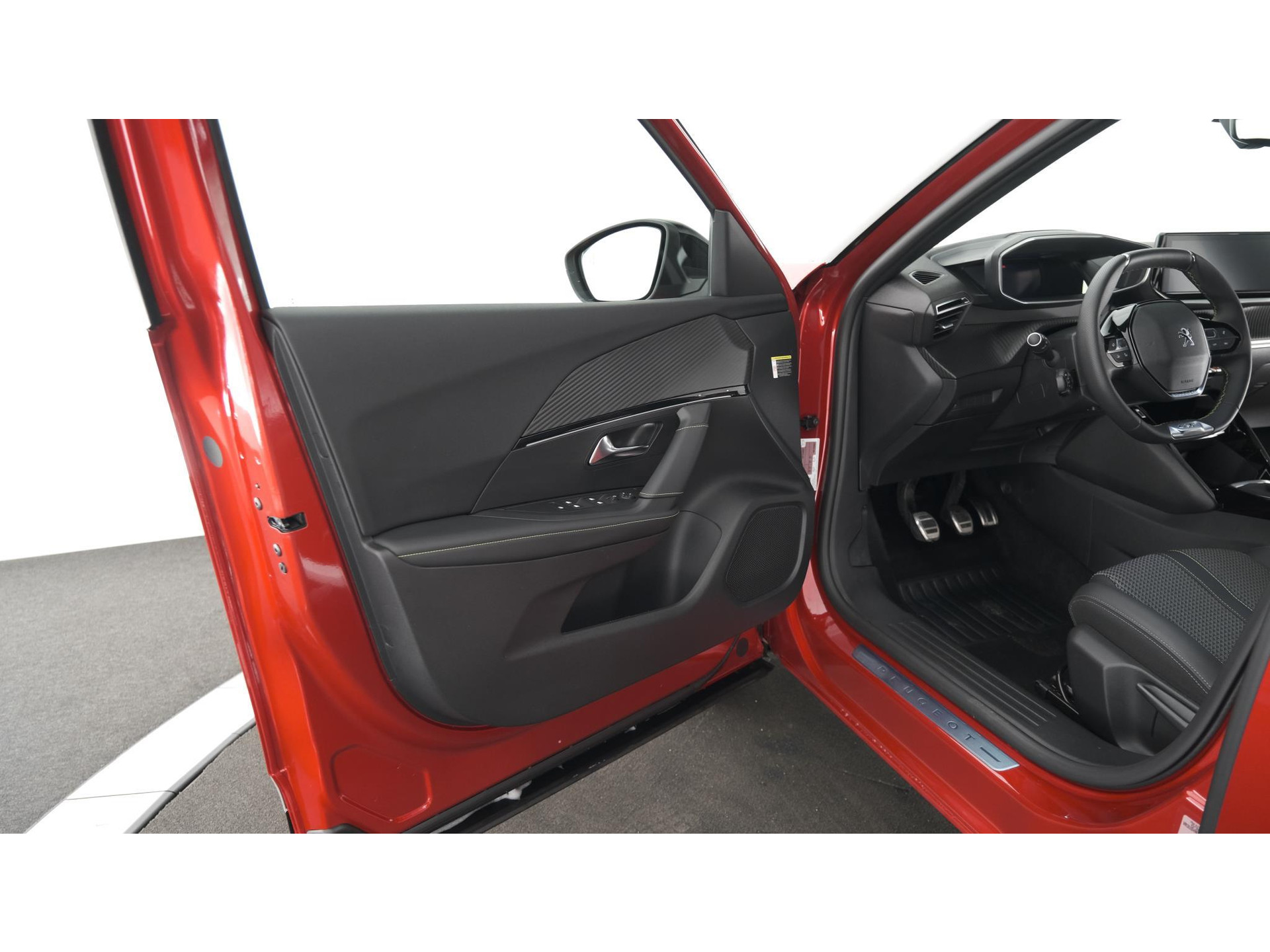 Peugeot 2008 PureTech 130 GT | Camera | Dodehoekdetectie | Navigatie | Parkeersensoren | Stoelverwarming