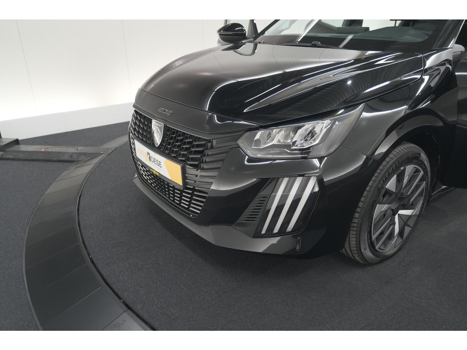 Peugeot 208 Hybrid 110 e-DCS6 Style | Parkeersensoren | Apple Carplay | Cruise Control | Airco