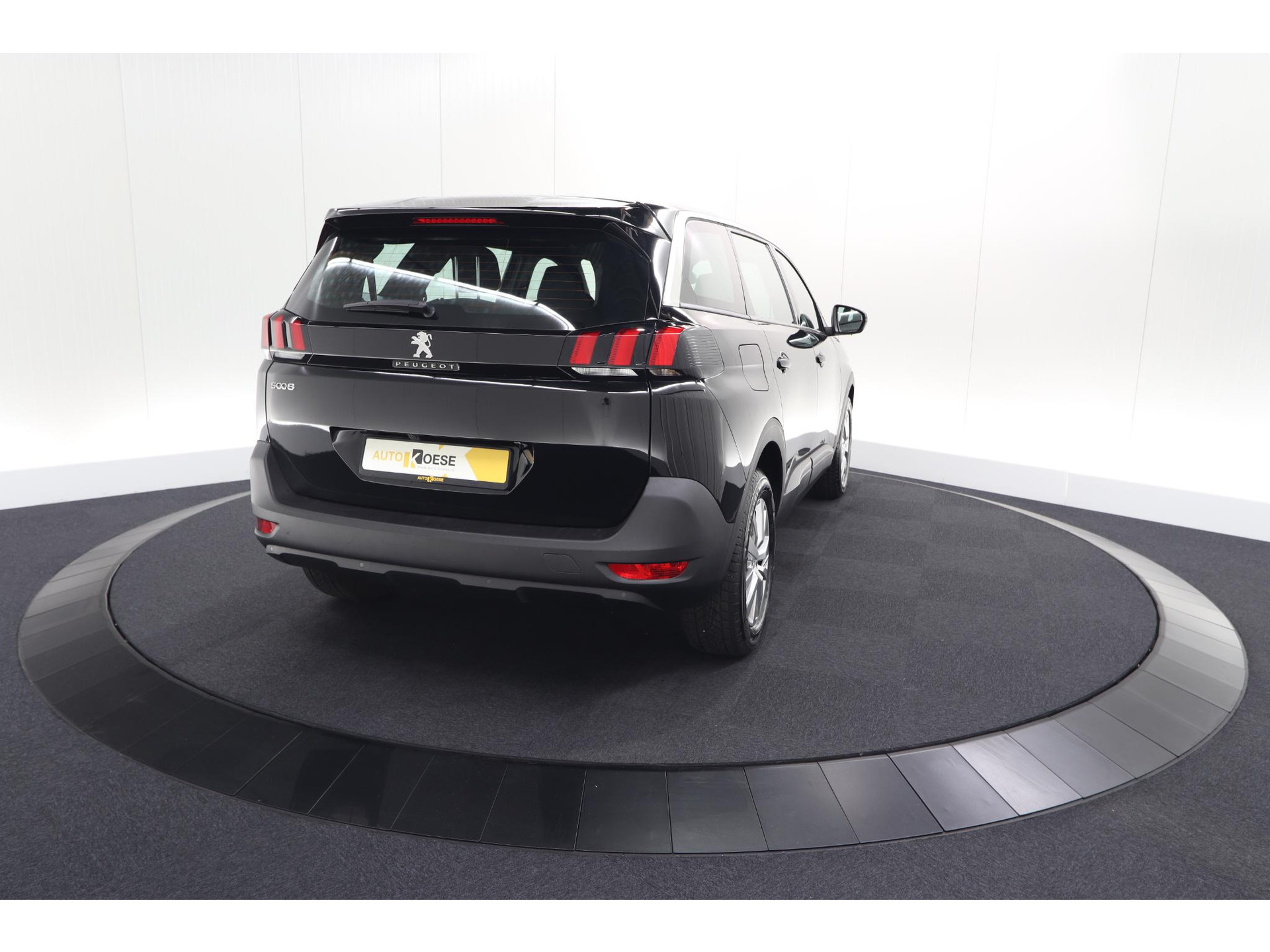 Peugeot 5008 PureTech 130 EAT8 Active Pack Business | 7 Zitplaatsen | Camera | Navigatie | Apple Carplay | Parkeersensoren