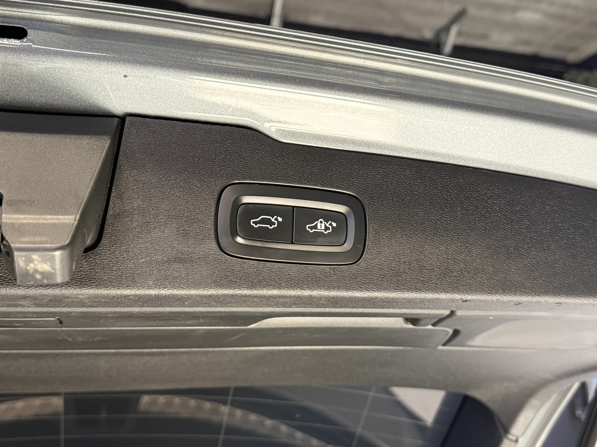 Volvo V60 2.0 B4 Business Pro | R-Design | Stoel/Stuurverwarming | Camera | Navi | Panoramadak