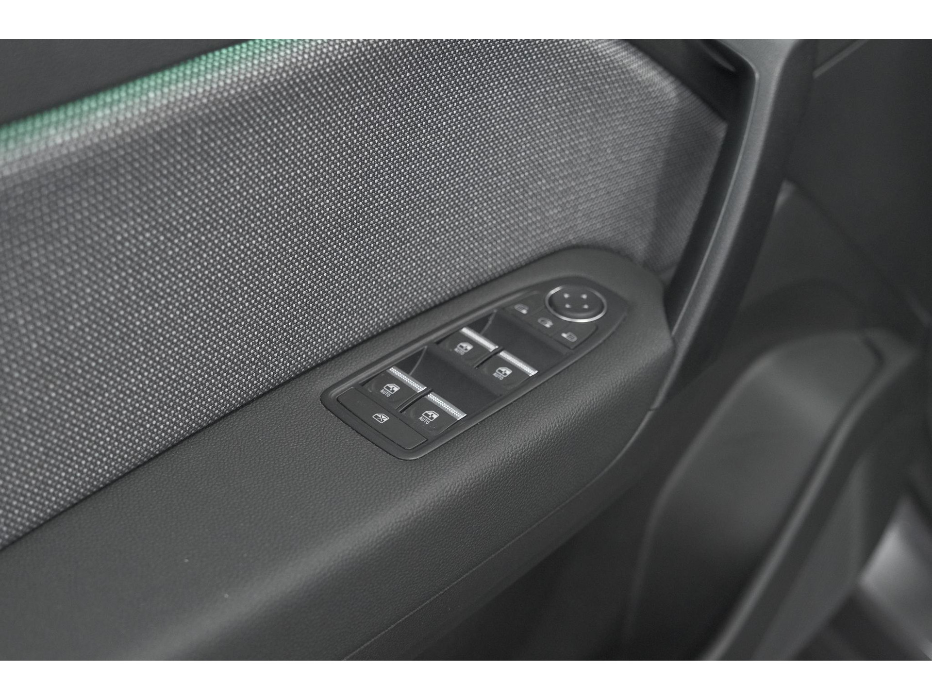 Renault Captur Mild Hybrid 160 EDC Techno | Pack Winter | Camera | Adaptieve Cruise Control | Apple Carplay