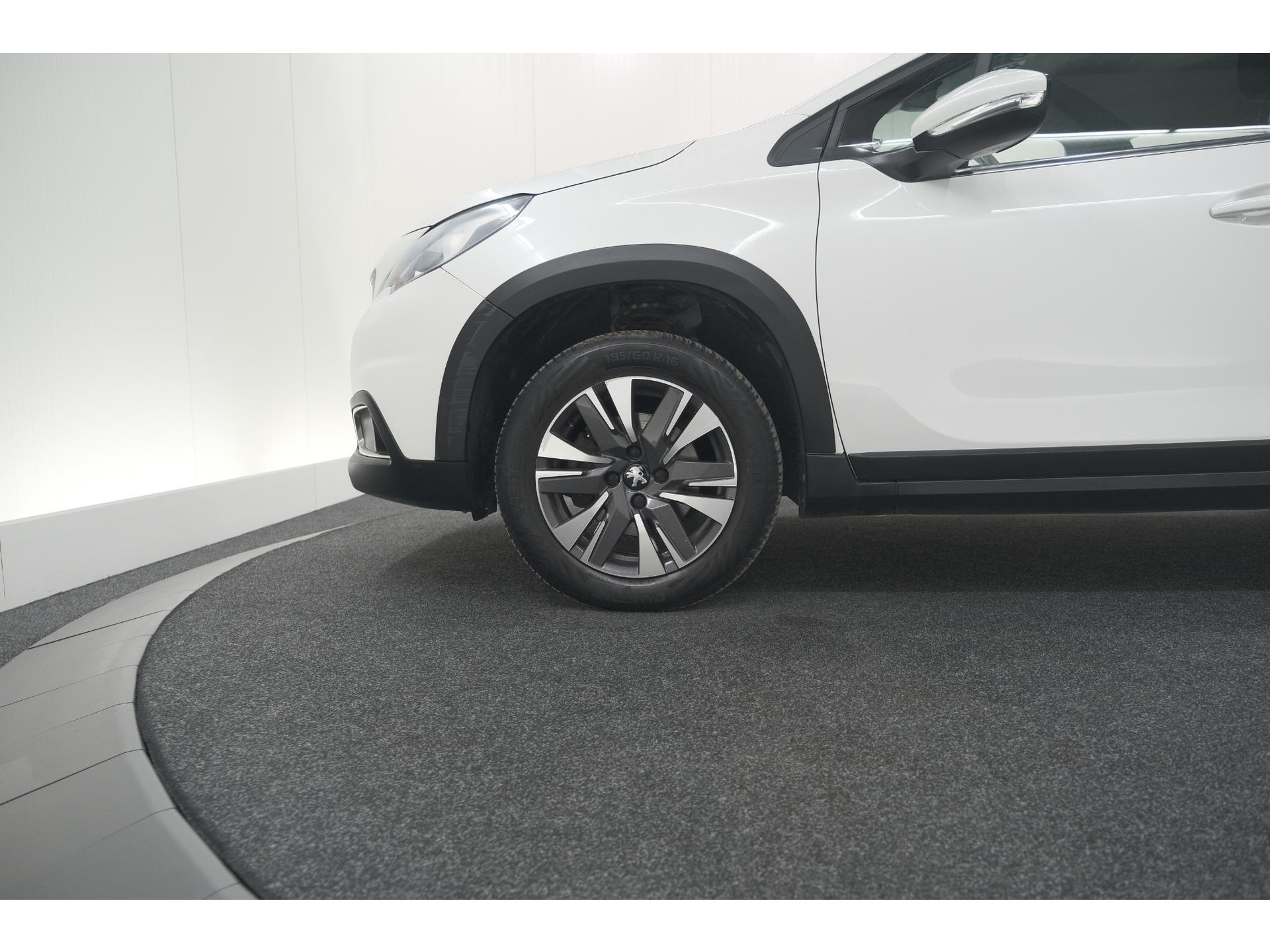 Peugeot 2008 PureTech 130 Allure | Camera | Apple Carplay | Parkeersensoren | Navigatie