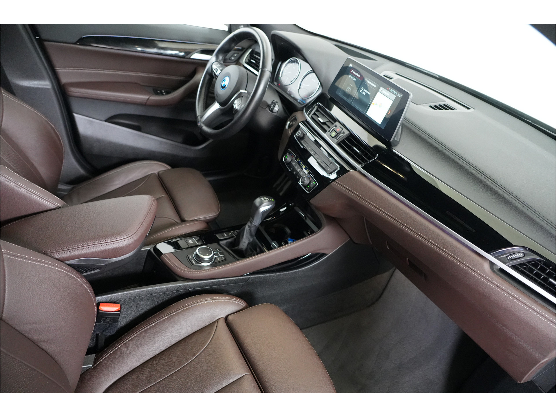 BMW X2 xDrive25e PHEV 220 pk | SOH 93% | M Sport | Pano | Leder | Head-up |