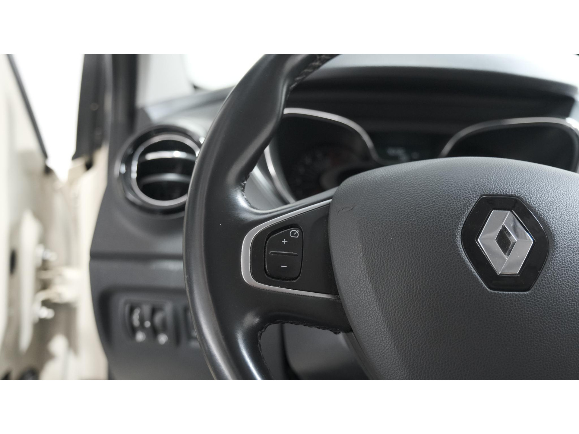 Renault Captur TCe 120 Dynamique | Trekhaak | Camera | R-Link Navigatie | Parkeersensoren