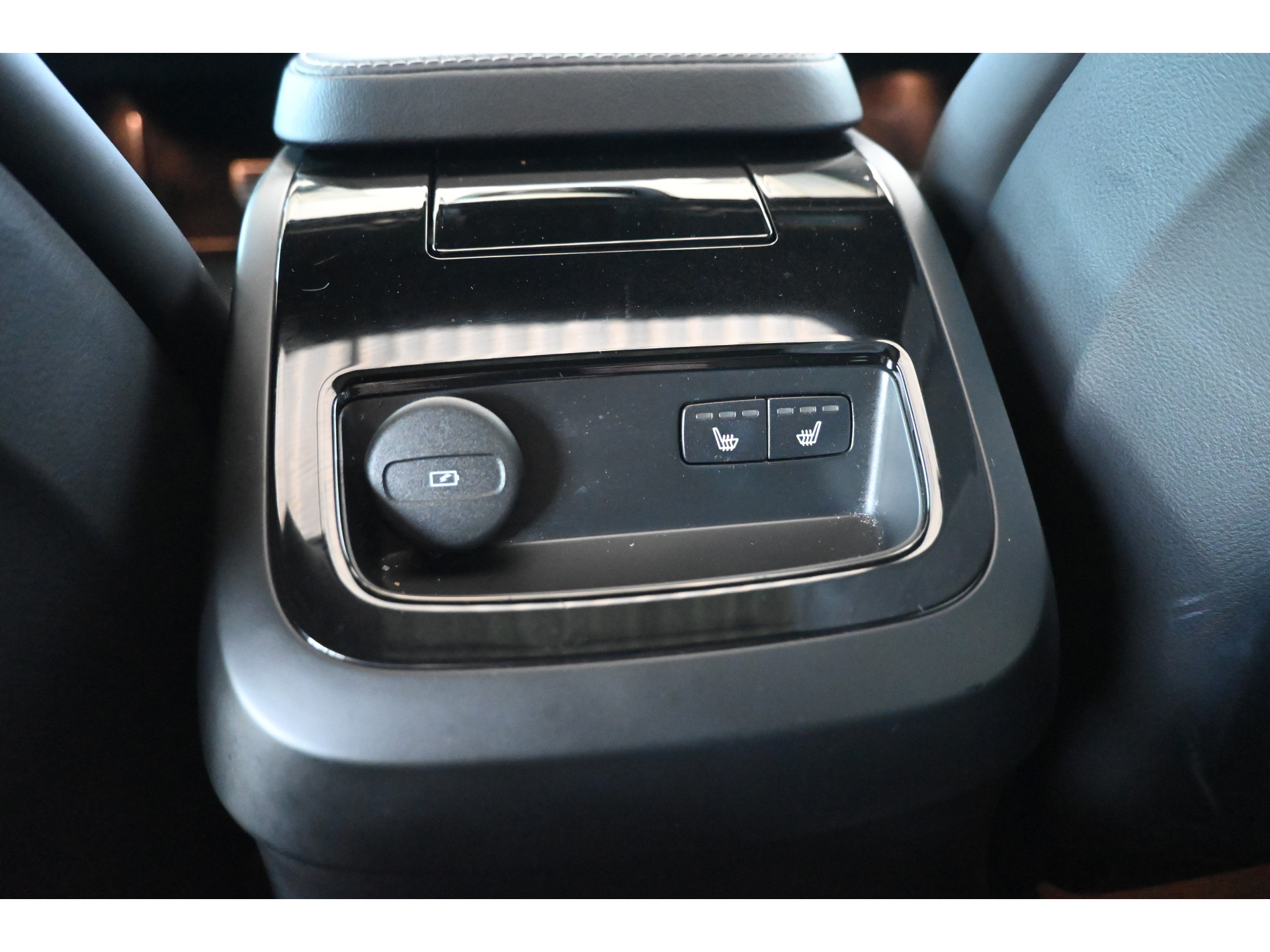Volvo V60 2.0 T8 Plug-in hybrid AWD Plus Bright Panoramdak Stoelverwarming Carplay Led Adaptieve Cruise  Clima Lane Assist Camera 100% Onderhouden! Inruil Mogelijk!