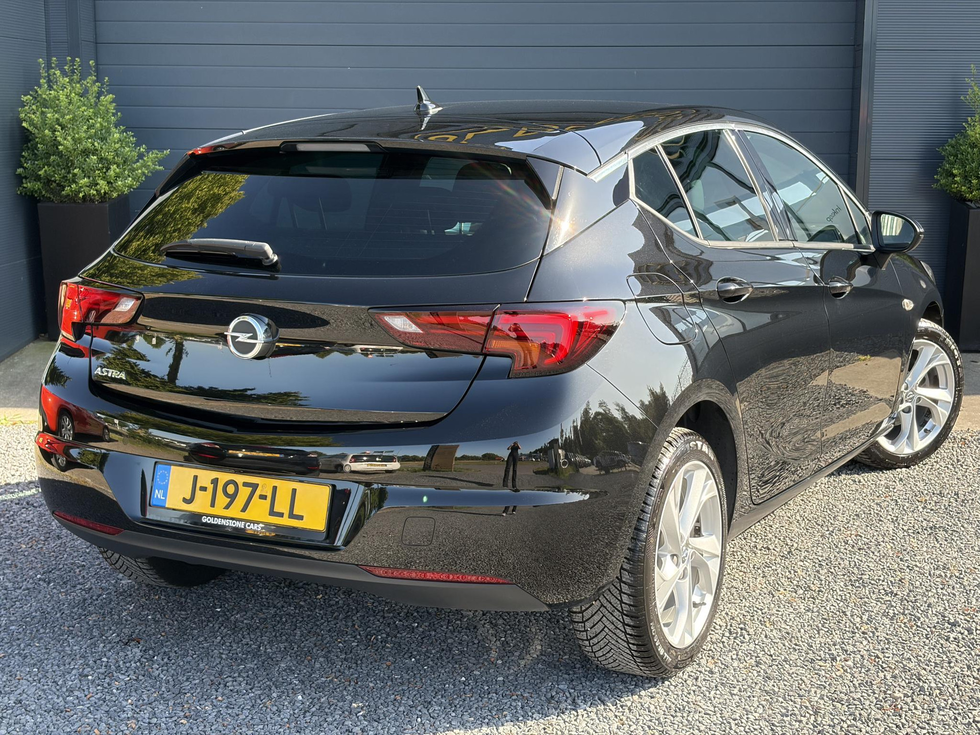 Opel Astra 1.2 Launch Elegance 2e Eigenaar,Camera,Stoelverw-Stuurverw,110pk,Navi,Carplay,Halfleder,Elekt.Stoel,6 Bak,Clima,Cruise,Lm velgen,Pdc V+A,N.A.P,Net beurt gehad,Apk tot 09-2028