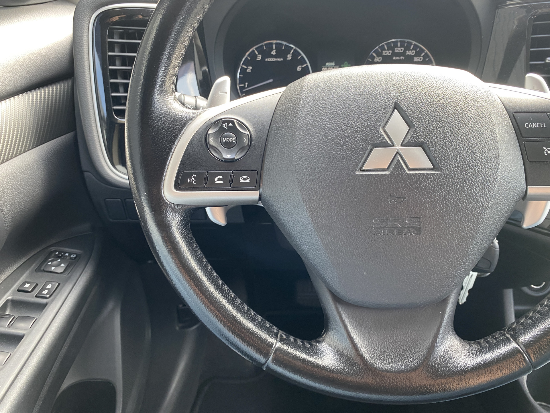 Mitsubishi Outlander 2.0 Intense 150 pk AUT. | dealer onderh. | lichtmetaal 18 inch | trekhaak | cruise control | apple carplay - android
