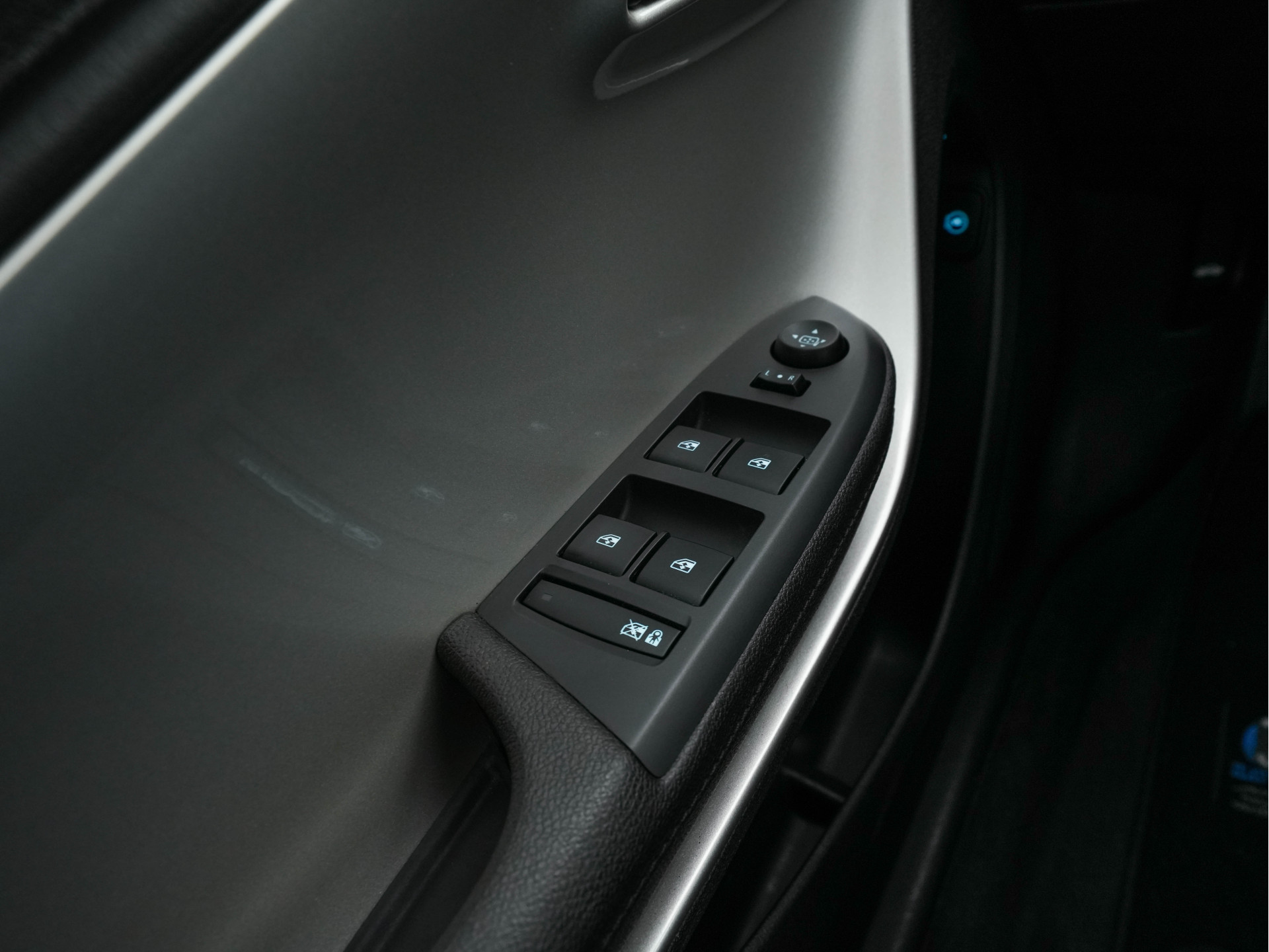 Chevrolet Volt 1.4 LT Plug-In Hybrid Aut. * LEATHER | HEATED-COMFORTSEATS | CRUISE | DIGI-COCKPIT | KEYLESS | ECC | 17"ALU*