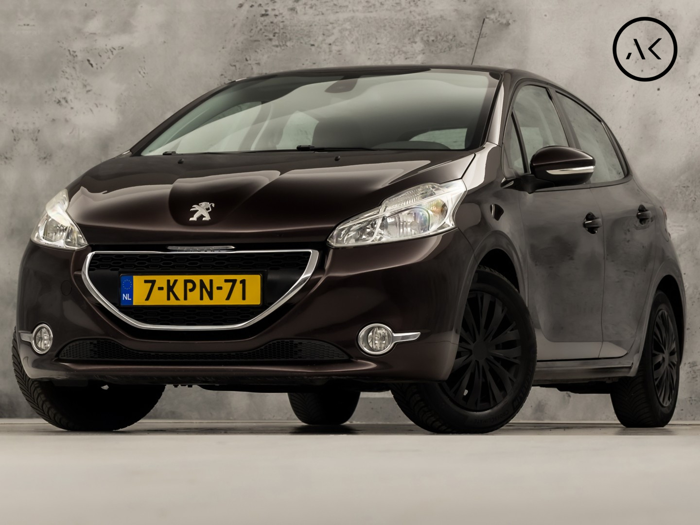 Peugeot 208 1.2 VTi Deluxe Sport (NAVIGATIE, CLIMATE, CRUISE, SPORTSTOELEN, PARKEERSENSOREN, NIEUWSTAAT)