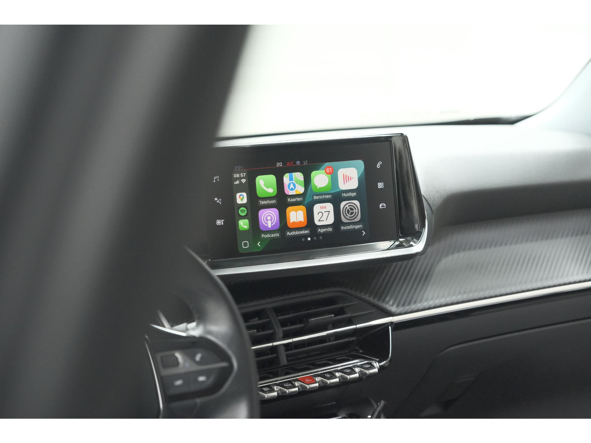 Peugeot 2008 PureTech 130 EAT8 Allure | Trekhaak | Camera | Navigatie | Apple Carplay