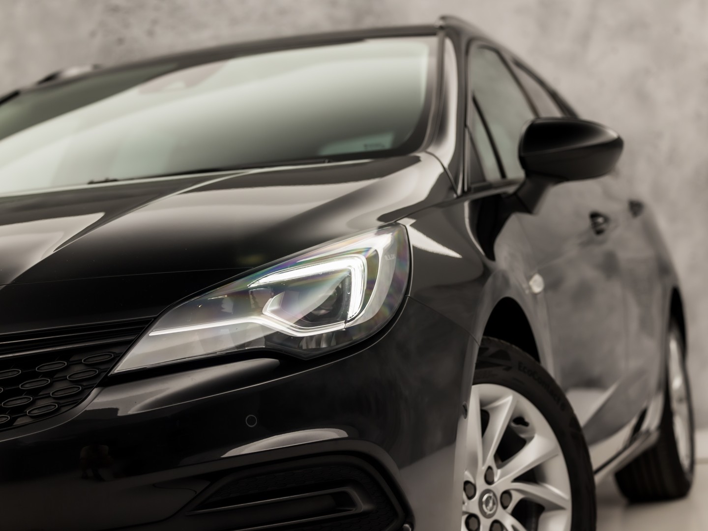 Opel Astra Sports Tourer 1.2 Innovation Sport (APPLE CARPLAY, DIGITALE COCKPIT, GROOT NAVI, CLIMATE, CAMERA, TREKHAAK, SPORTSTOELEN, GETINT GLAS, KEYLESS, ADAPTIVE CRUISE, NIEUWSTAAT)