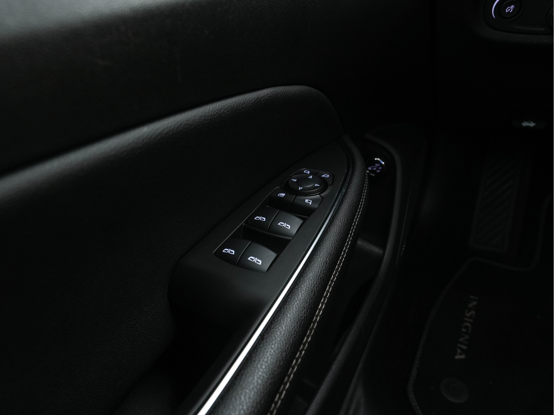 Opel Insignia Sports Tourer 2.0 Turbo GS-Sport-Line Aut. *FULL-LEATHER | BOSE-SOUND | HEAD-UP | ADAPT.CRUISE | FULL-LED | MEMORY-PACK | SPORT/HEATED/COOLED/MASSAGE-SEATS  | NAVI-FULLMAP | GREY-WRAPPED | KEYLESS | CAMERA | CARPLAY | LANE-ASSIST