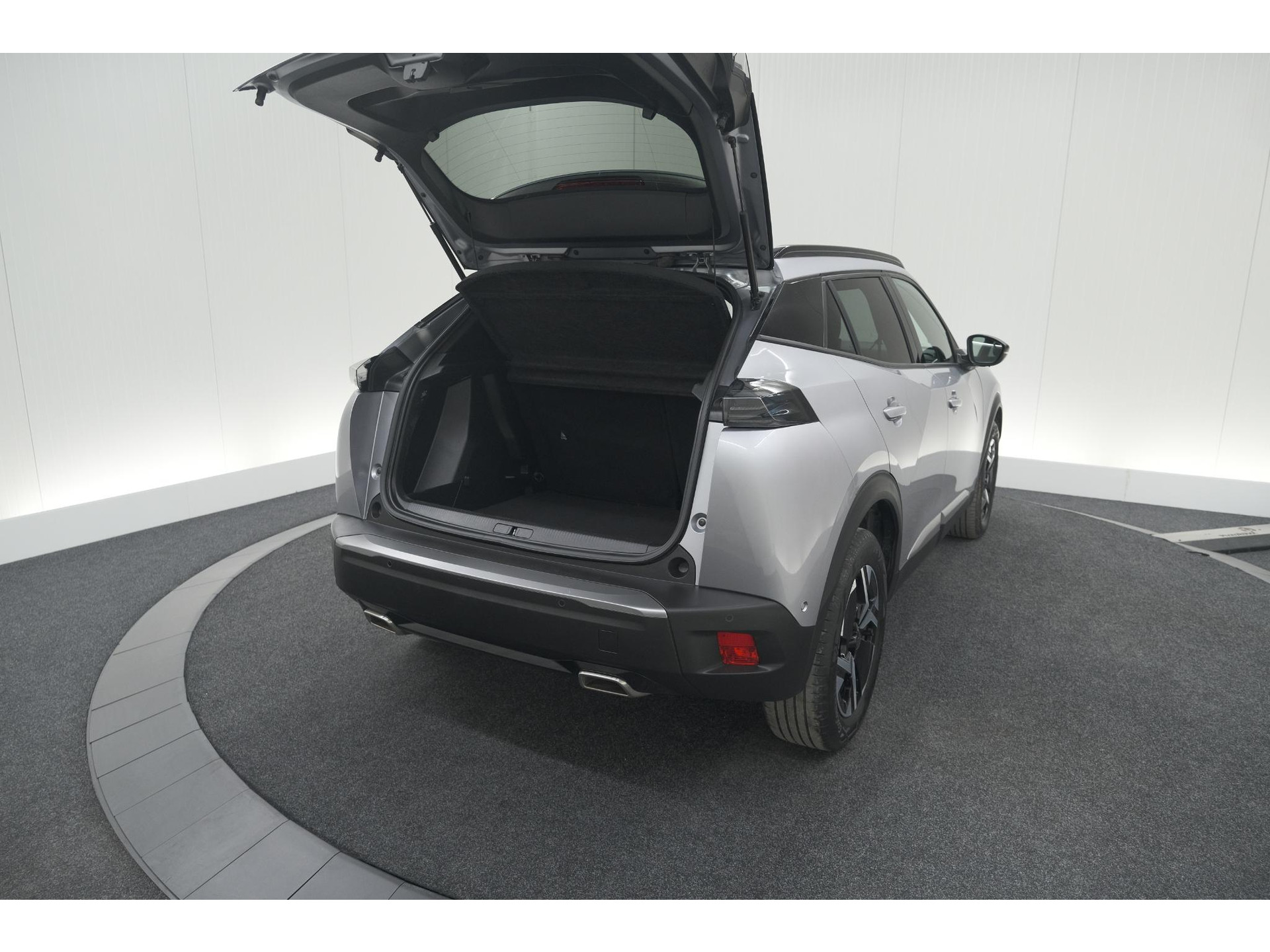 Peugeot 2008 Hybrid 136 e-DCS6 Allure | 360 Camera | Adaptieve Cruise Control | Dodehoekdetectie | Navigatie