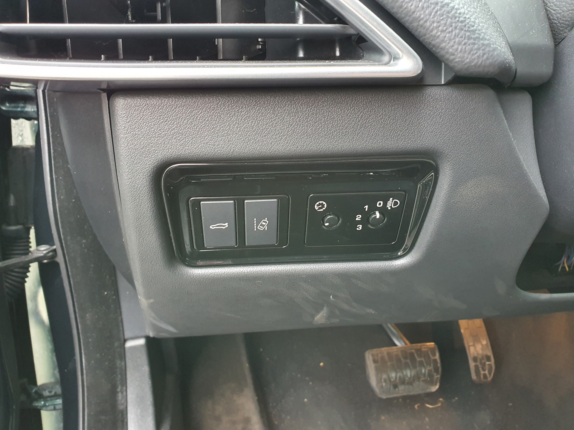 Jaguar XE 2.0 D Prestige ( ⚠️ ) Aut. *NAVI-FULLMAP | CAMERA | ECC | JAGUAR-AUDIO | SHIFT-PADDLES | CRUISE | PDC | LANE-ASSIST | AMBIENT-LIGHT | TOWBAR | COMFORT-SEATS | 17"ALU*