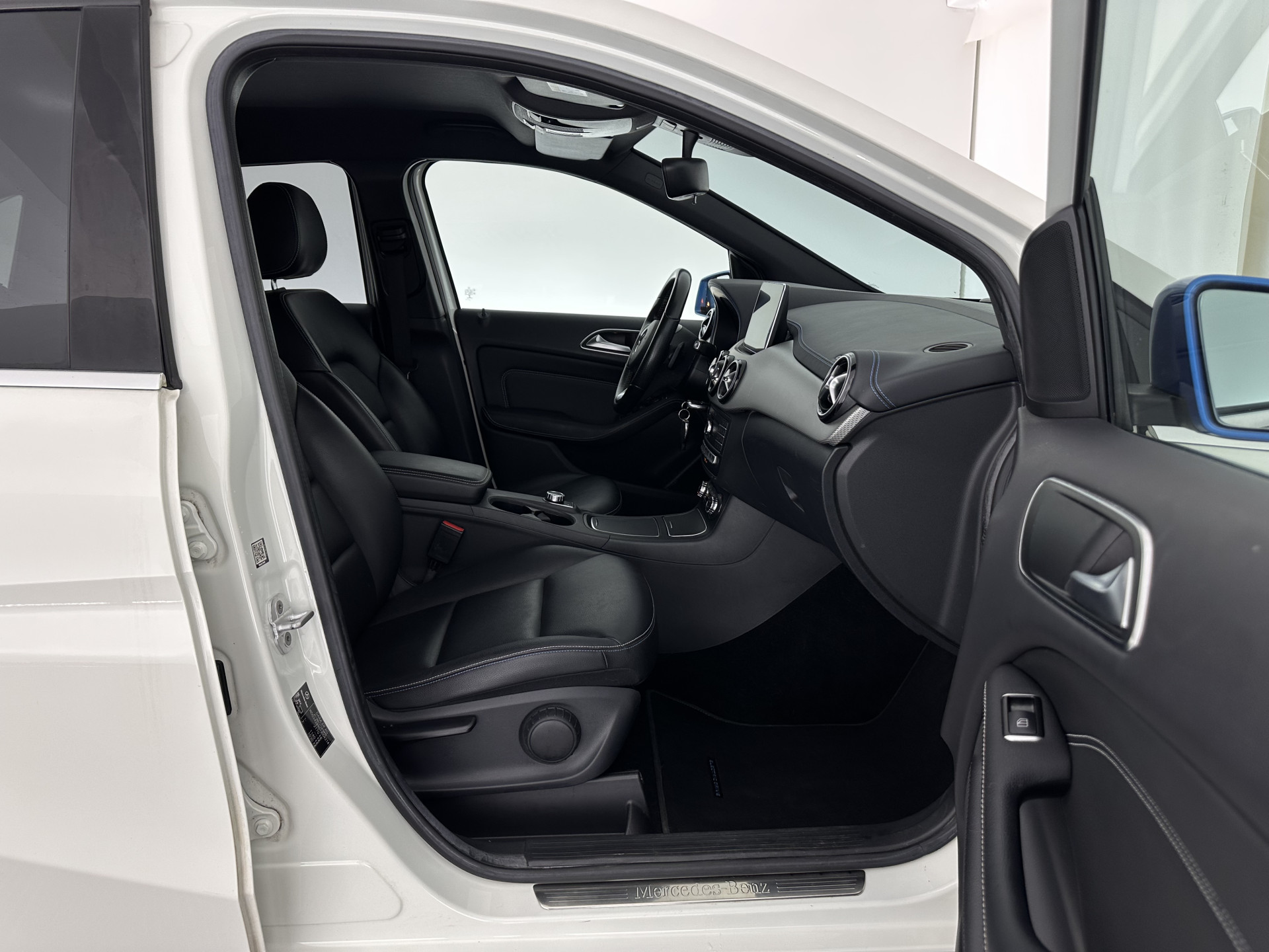 Mercedes-Benz B-klasse Electric Drive 28 kWh [ 3-Fase ] Aut.*LEATHER | XENON | NAVI-FULLMAP | HEATED-COMFORTSEATS | ECC | PDC | CRUISE | PRIVACY-GLASS | CARBON-INLAY | 18''ALU*