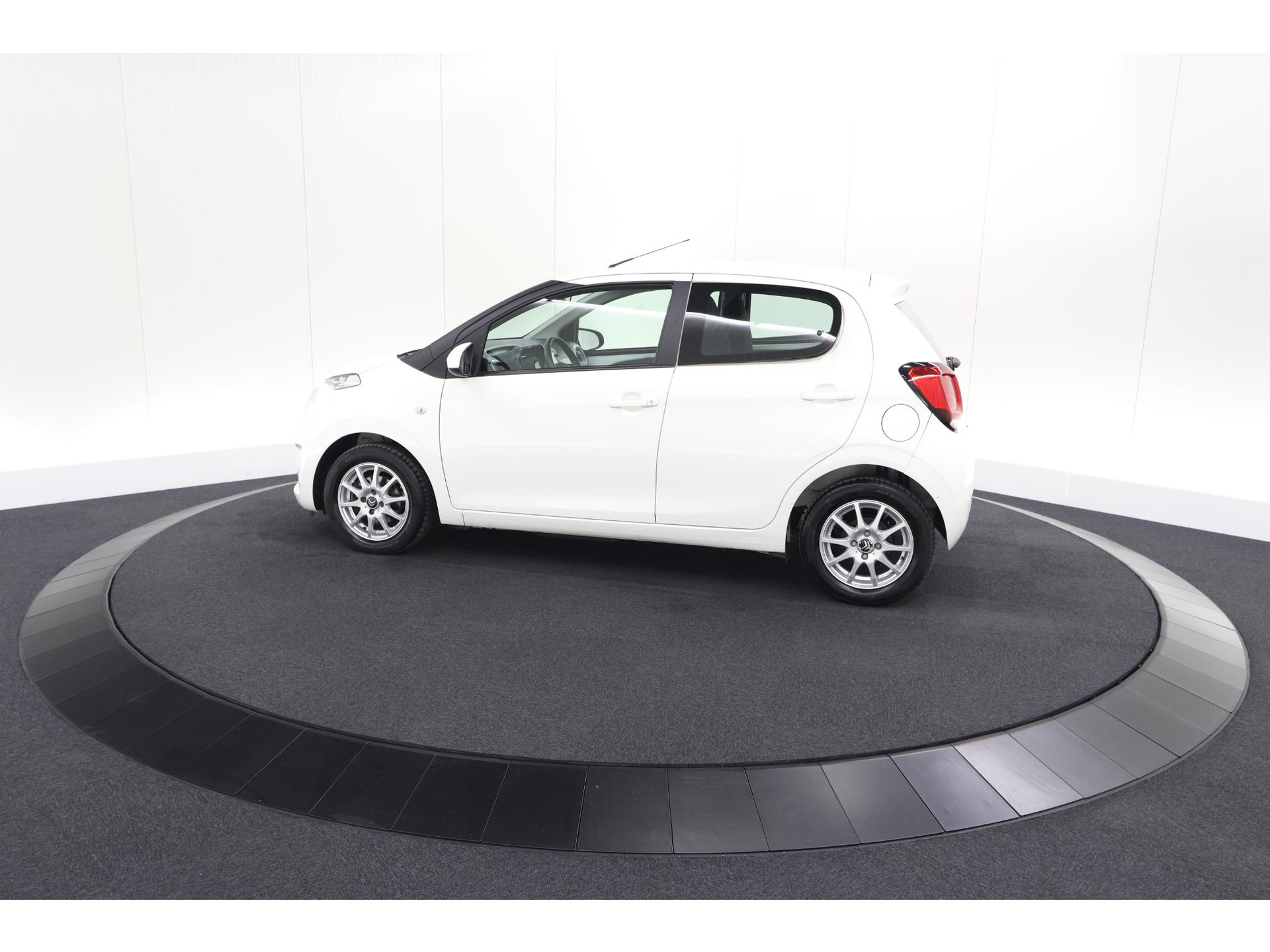 Citroen C1 1.0 e-VTi Feel | Camera | Airco | Lichtmetalen Velgen | DAB | 5 Deurs