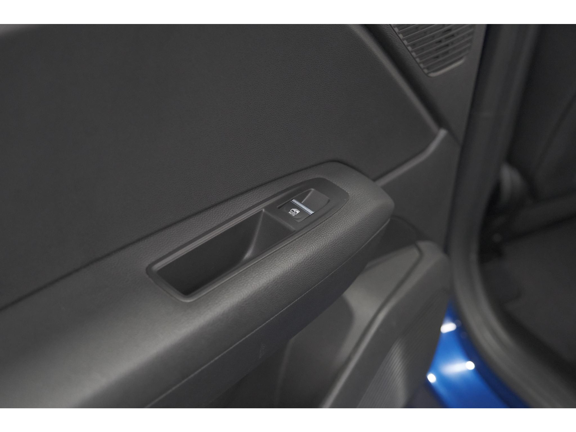 Renault Captur 1.6 E-Tech Plug-in Hybrid 160 Intens | Allseason Banden | Camera | 9.3 Inch Grootscherm | Apple Carplay