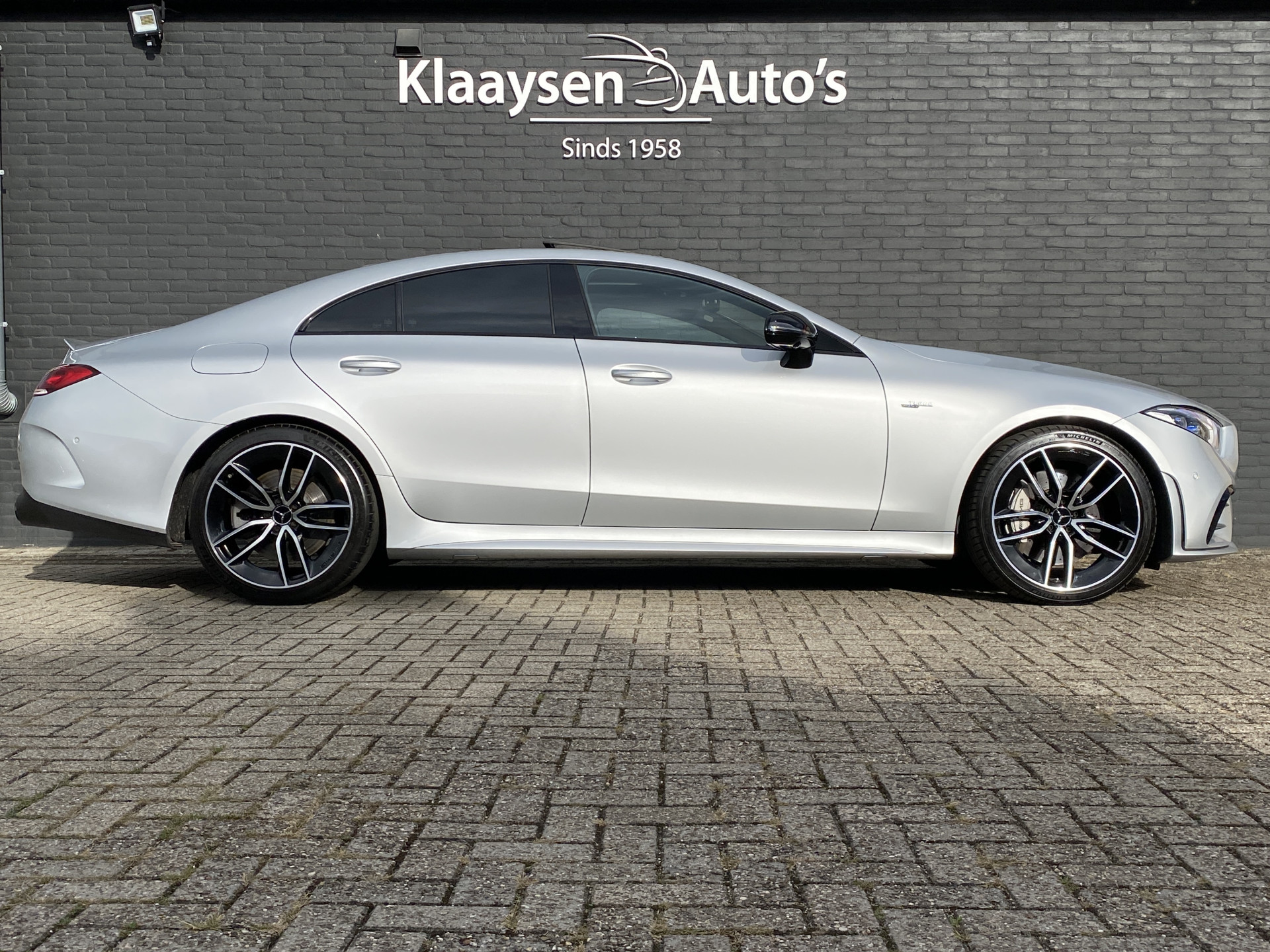 Mercedes-Benz CLS-klasse AMG 53 4MATIC+ Premium Plus 435 PK | dealer onderh. | luchtvering | night pakket | full option | AMG drivers package