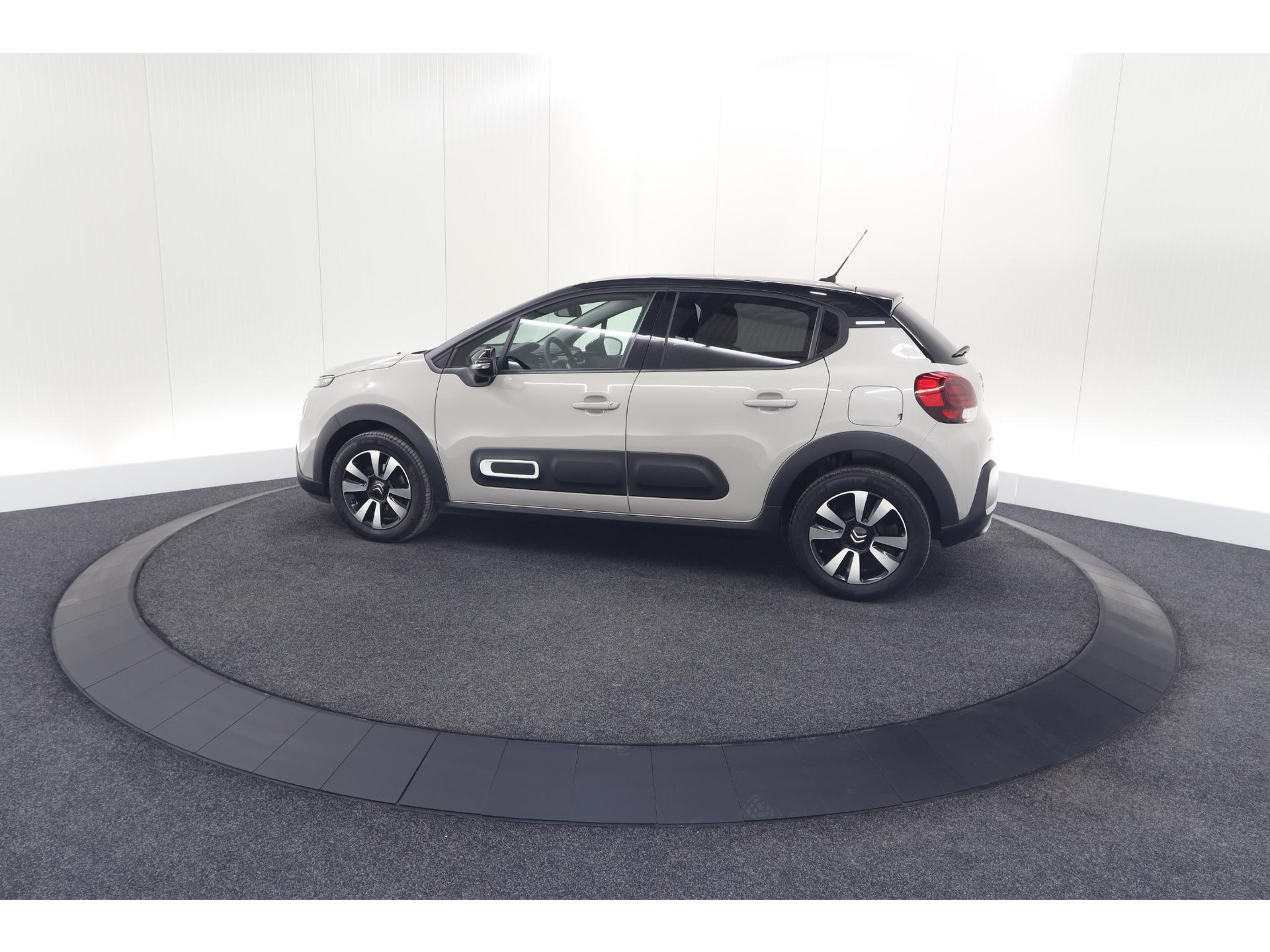 Citroen C3 PureTech 82 S&S Feel Edition | Apple Carplay | Parkeersensoren | Stoelverwarming | Climate Control