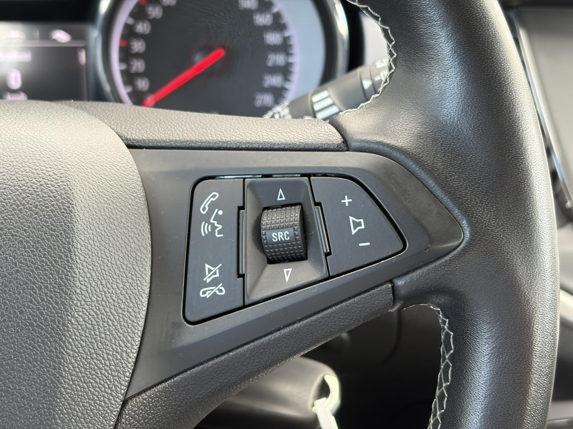 Opel Astra Sports Tourer 1.2 Edition ✓Camera ✓110pk✓2e Eigenaar✓Carplay✓Navi✓Airco✓Cruise✓Pdc✓LED koplampen✓N.A.P.✓6 Bak✓Pdc V+A✓Lm velgen✓Dakdragers ✓Comfortstoelen✓Bj 11-2020✓Apk tot 07-2028